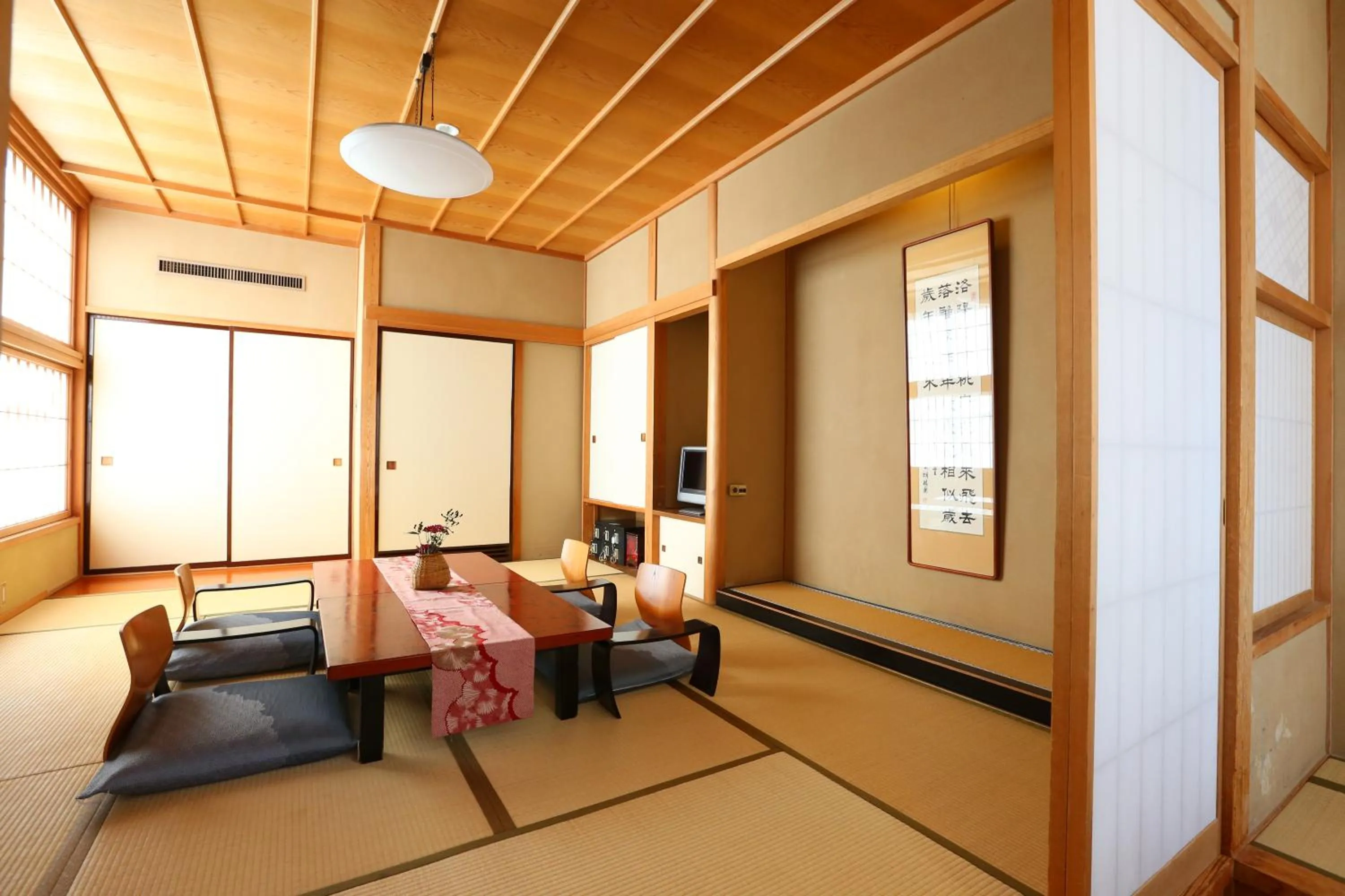 Photo of the whole room in Kamiyamada Hotel