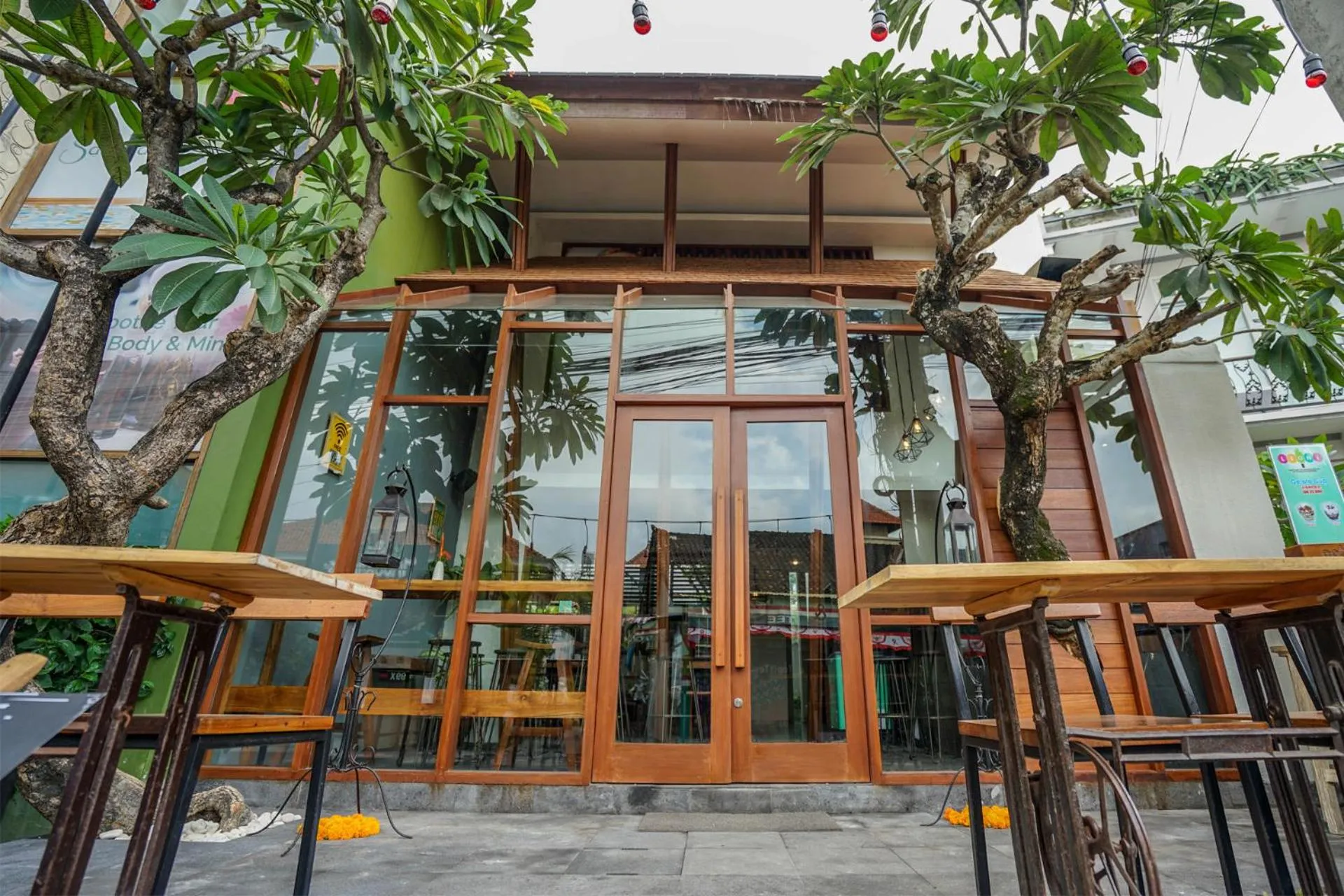 Restaurant/places to eat in Samaja Villas Seminyak