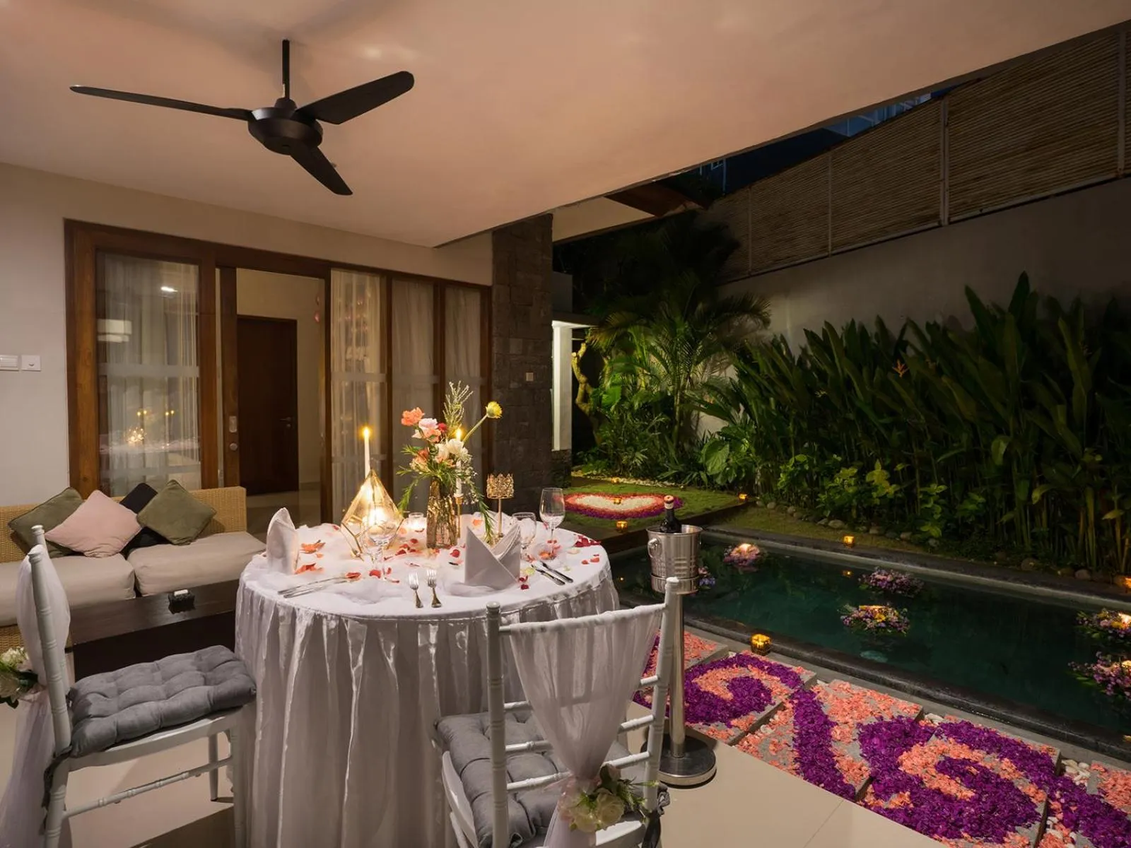 Dining area in Samaja Villas Seminyak