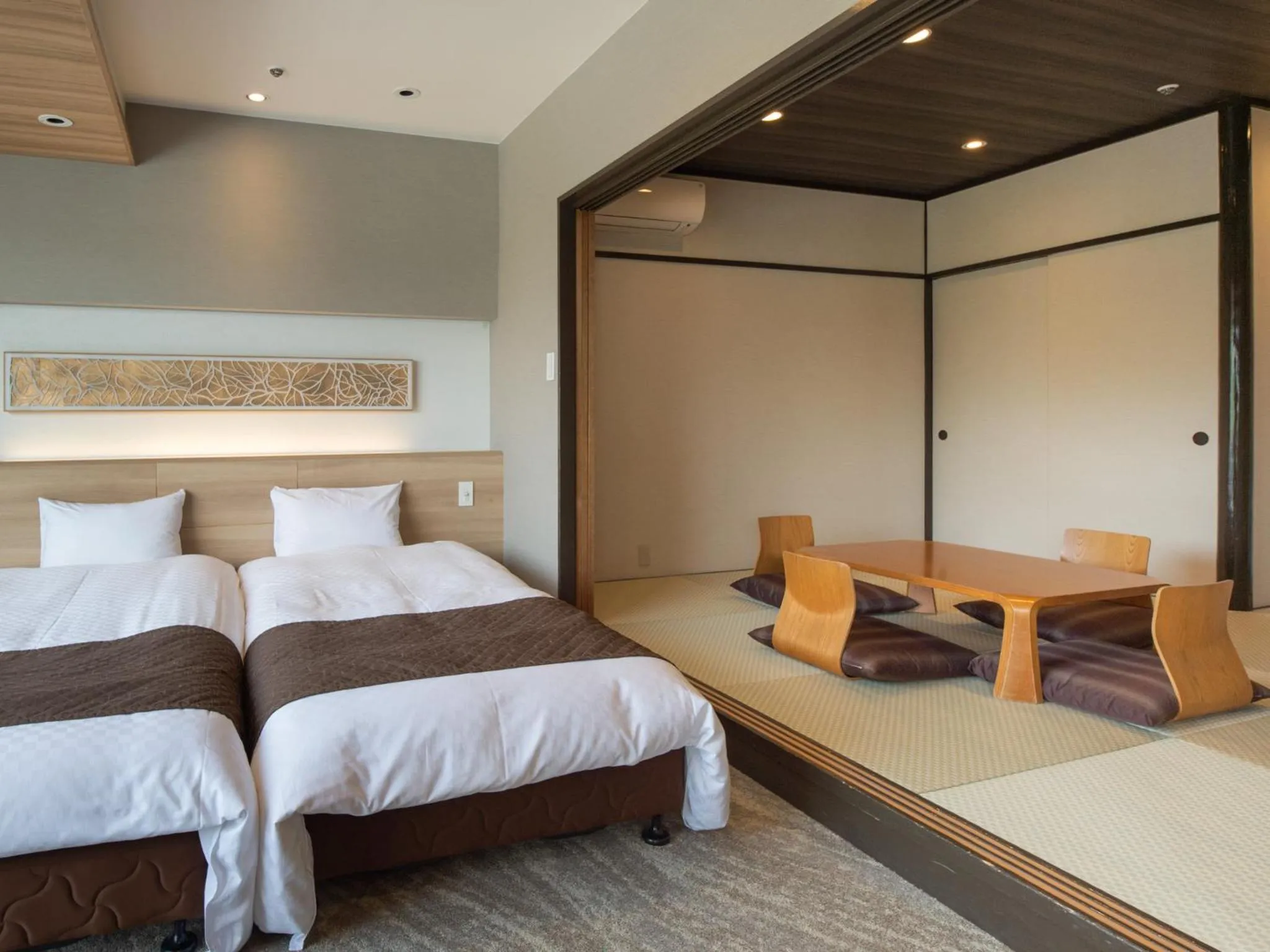 Bed in Izu-Kogen Wan Wan Paradise Hotel & Cottage