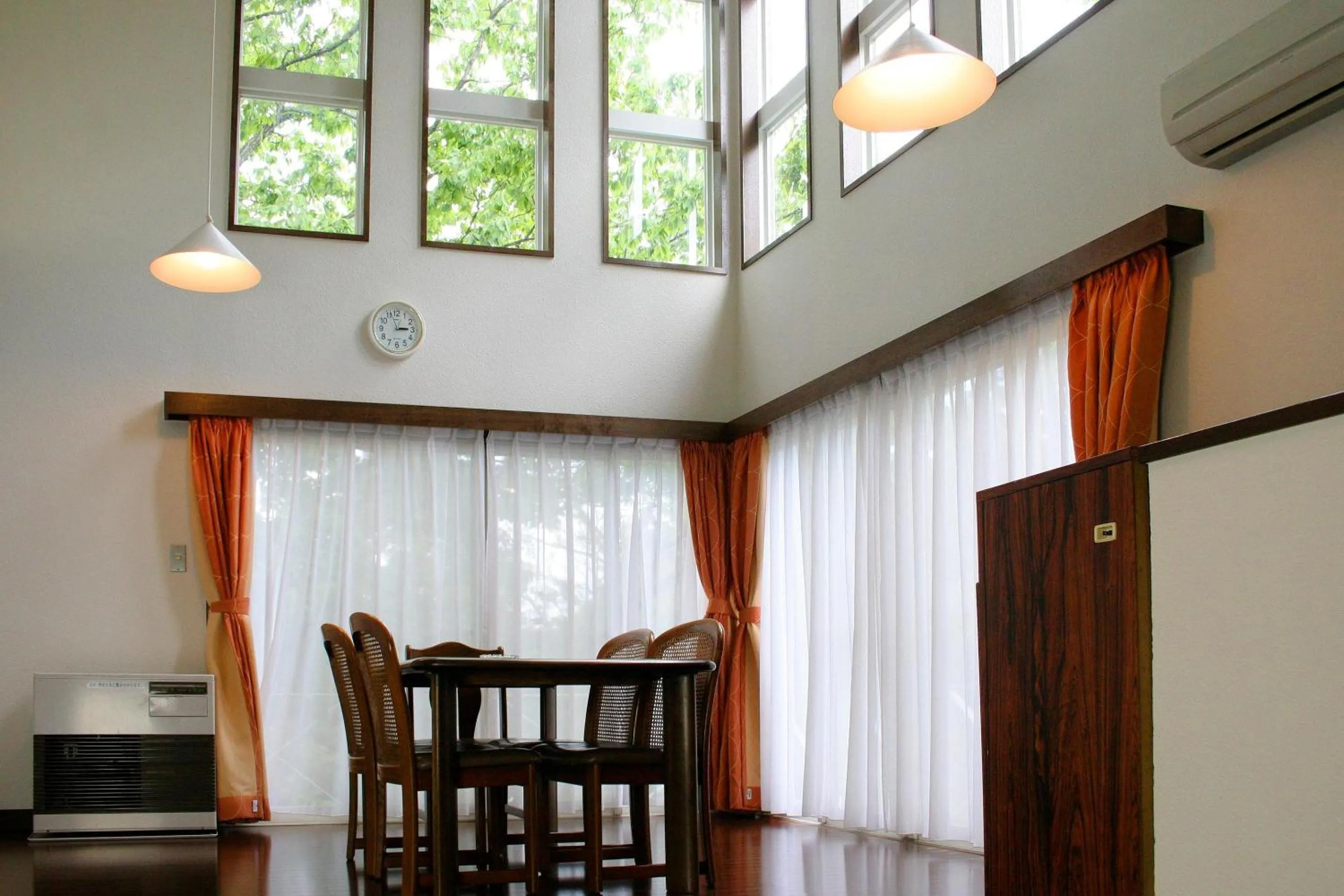 Izu-Kogen Wan Wan Paradise Hotel & Cottage