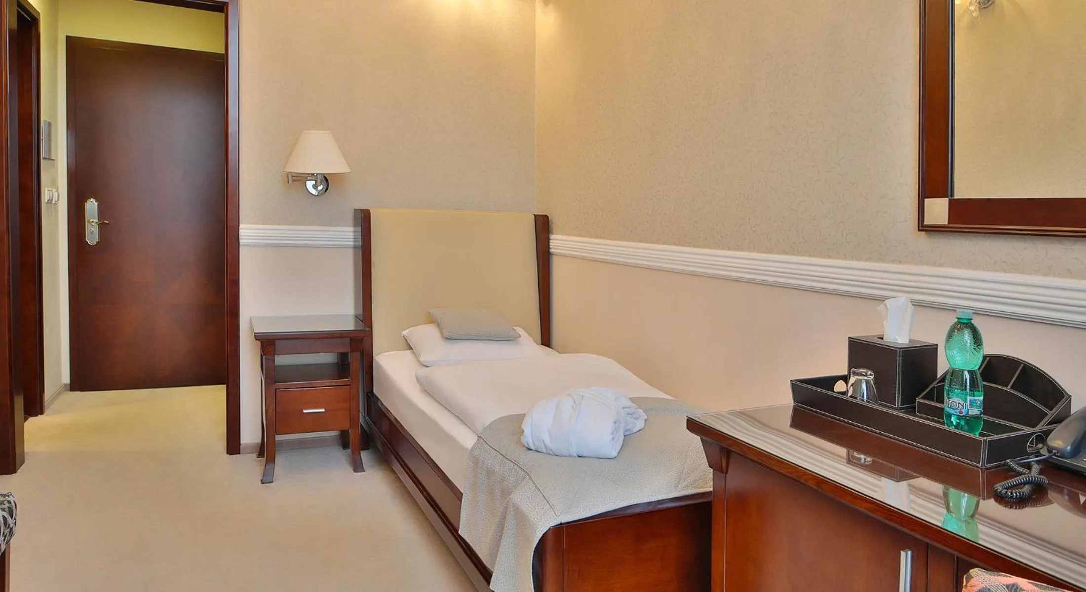 Bedroom, Bed in Sun Palace Wellness Hotel