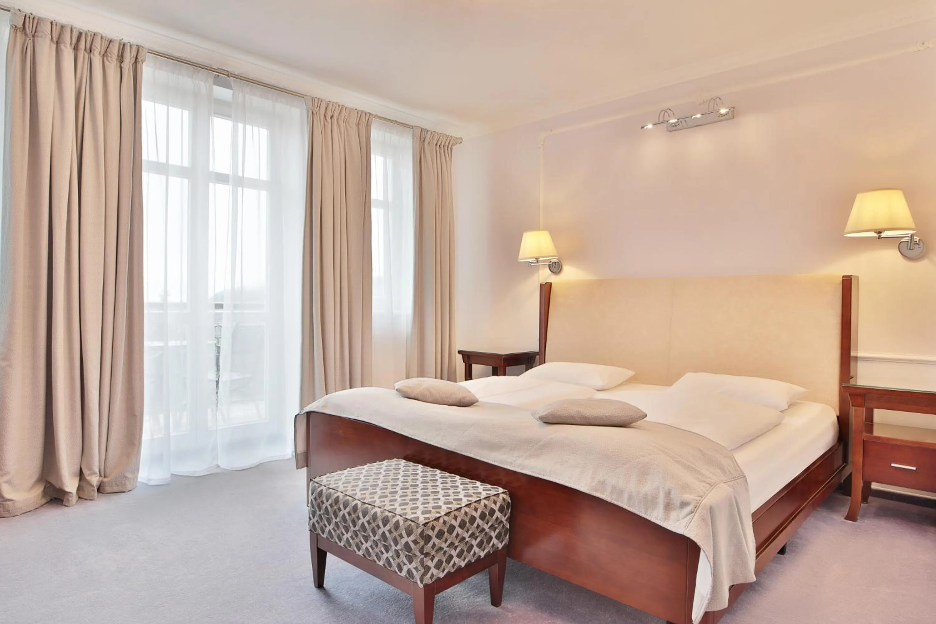 Bedroom, Bed in Sun Palace Wellness Hotel