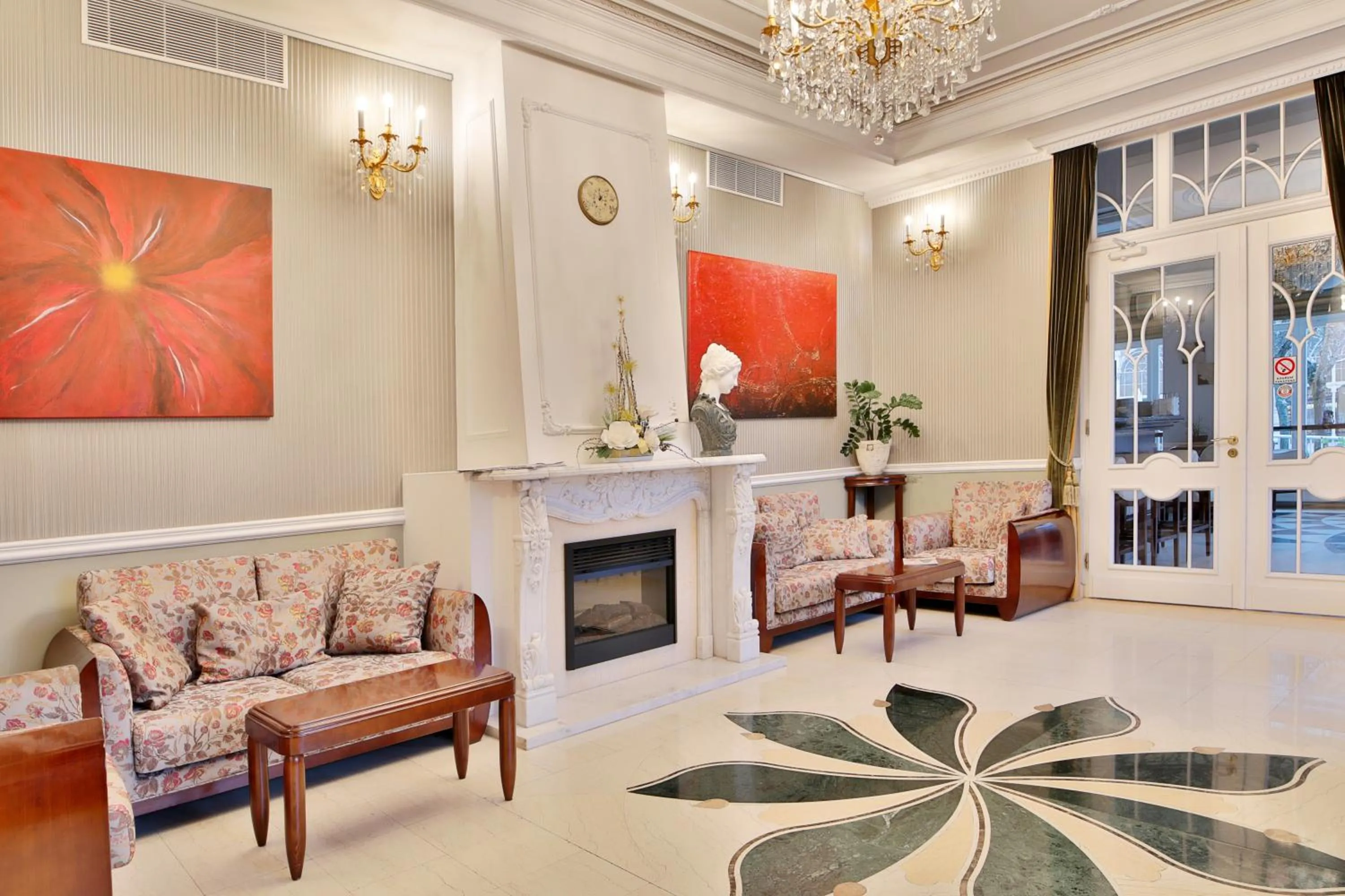 Lobby or reception in Sun Palace Wellness Hotel