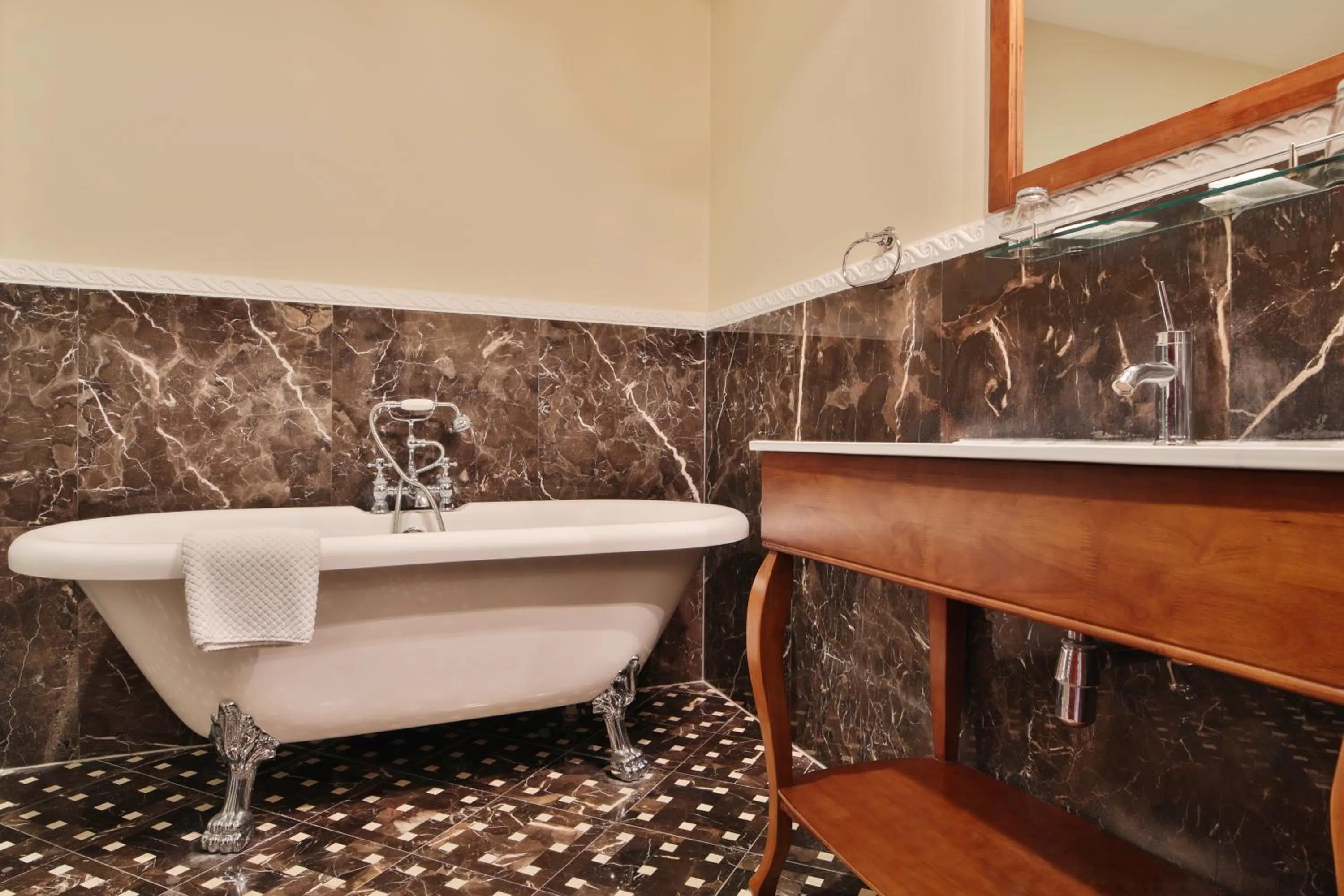 Bathroom in Sun Palace Wellness Hotel