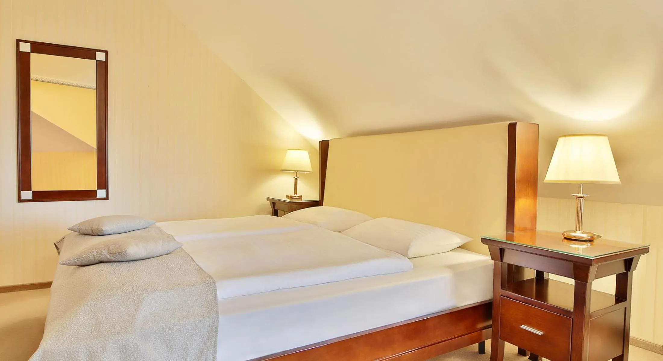 Bedroom, Bed in Sun Palace Wellness Hotel