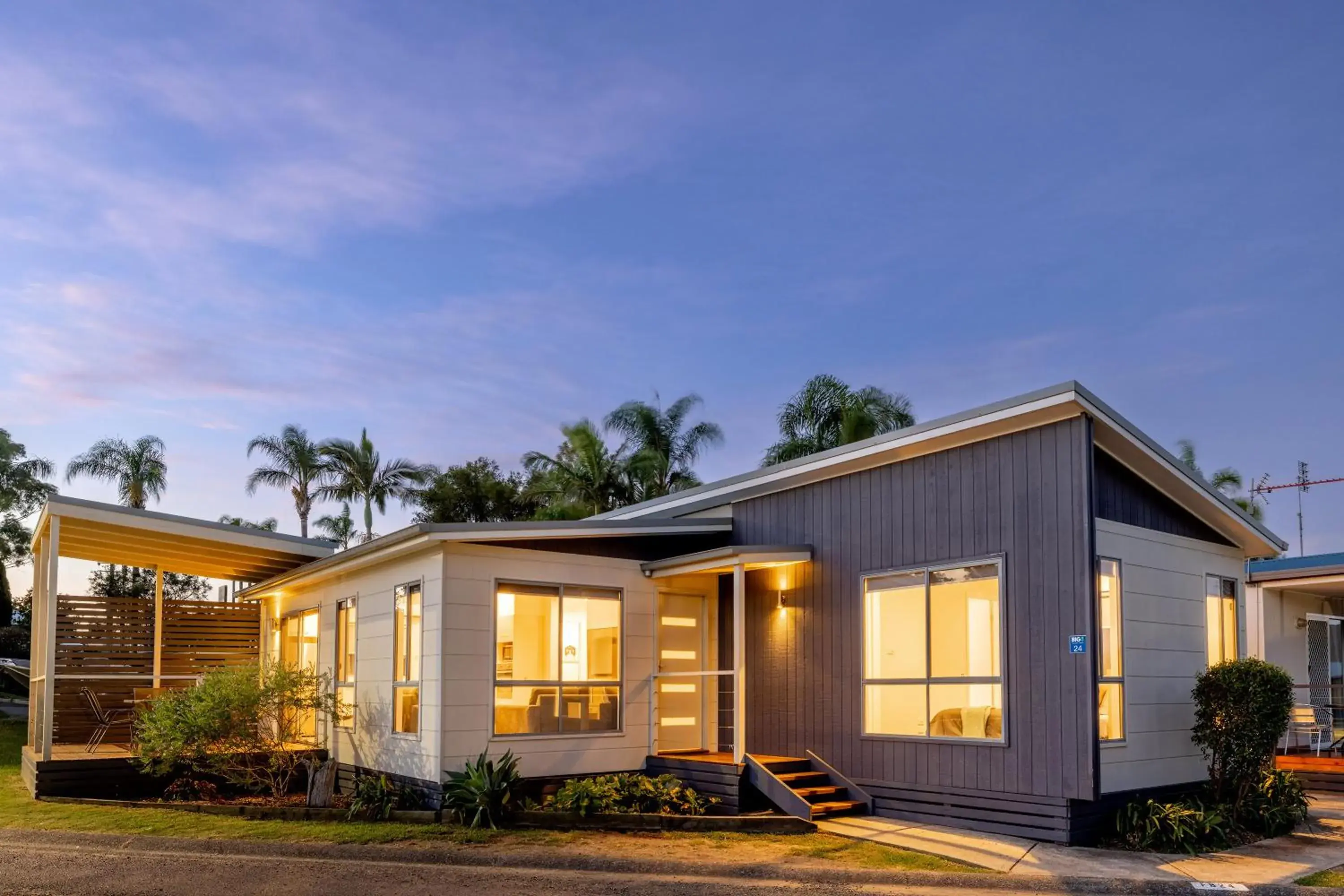 Three-Bedroom Bungalow in BIG4 Karuah Jetty Holiday Park Three-Bedroom Bungalow in BIG4 Karuah Jetty Holiday Park