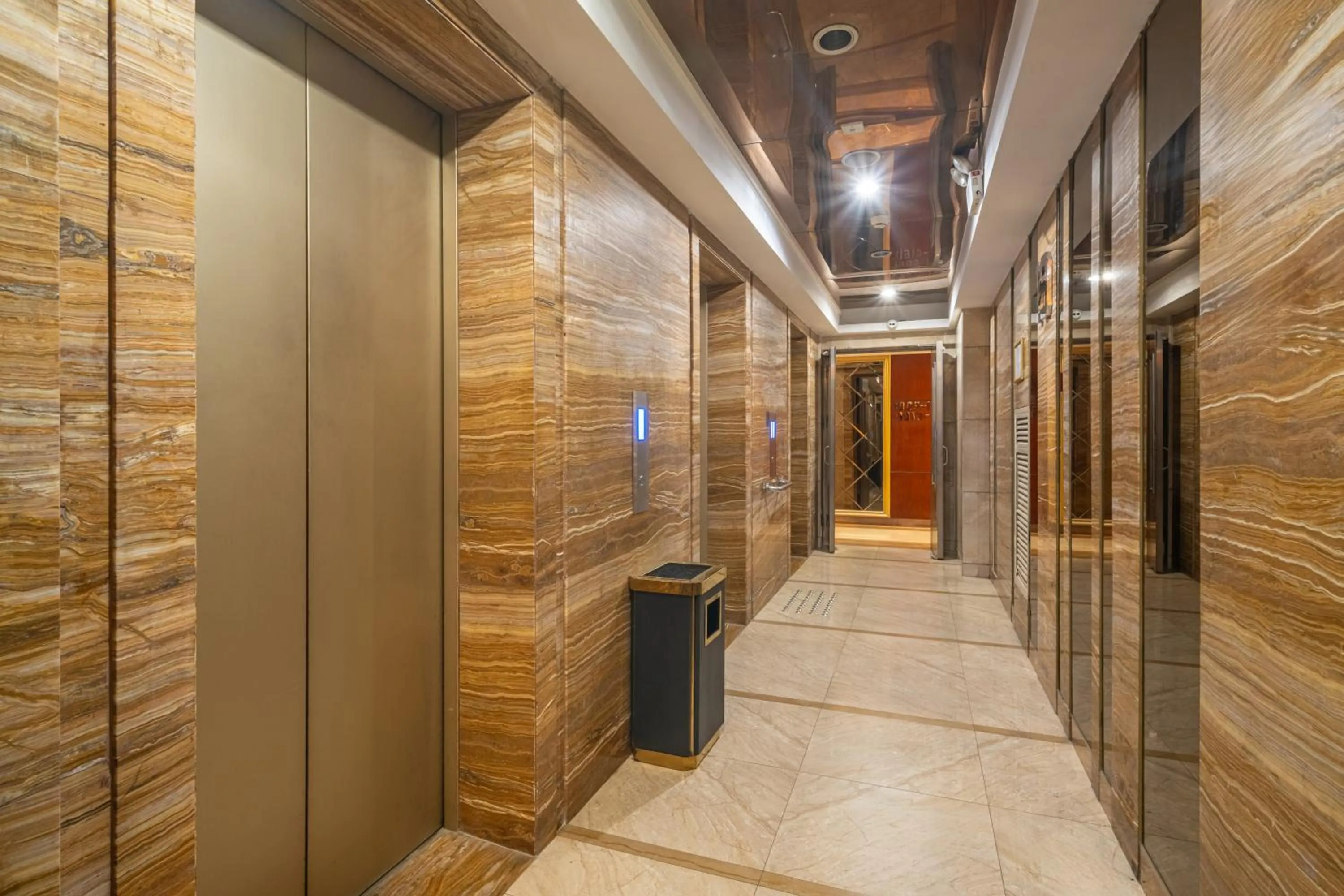 elevator in Foshan Poltton International Serviced Apartment