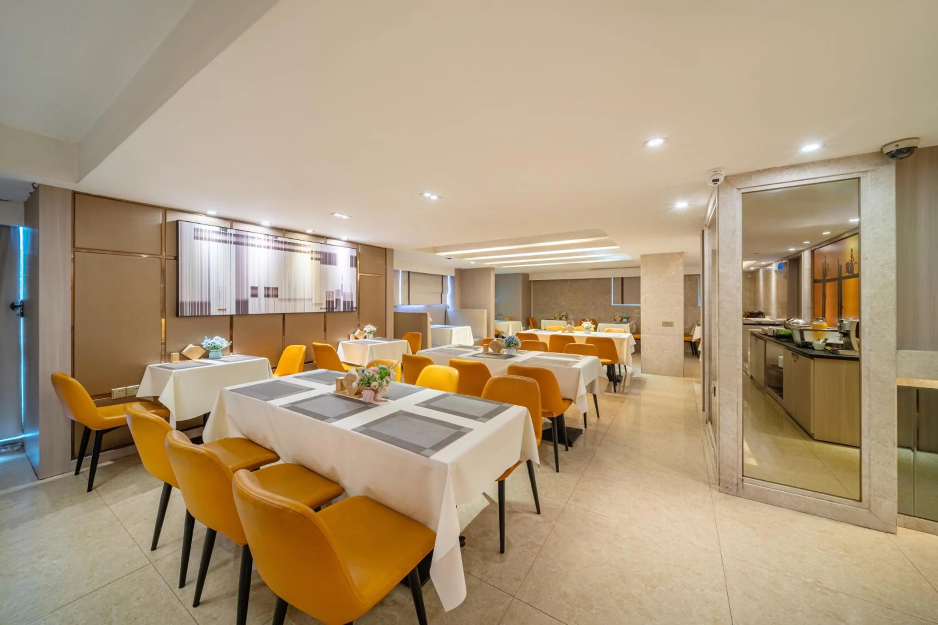 Restaurant/places to eat in Foshan Poltton International Serviced Apartment