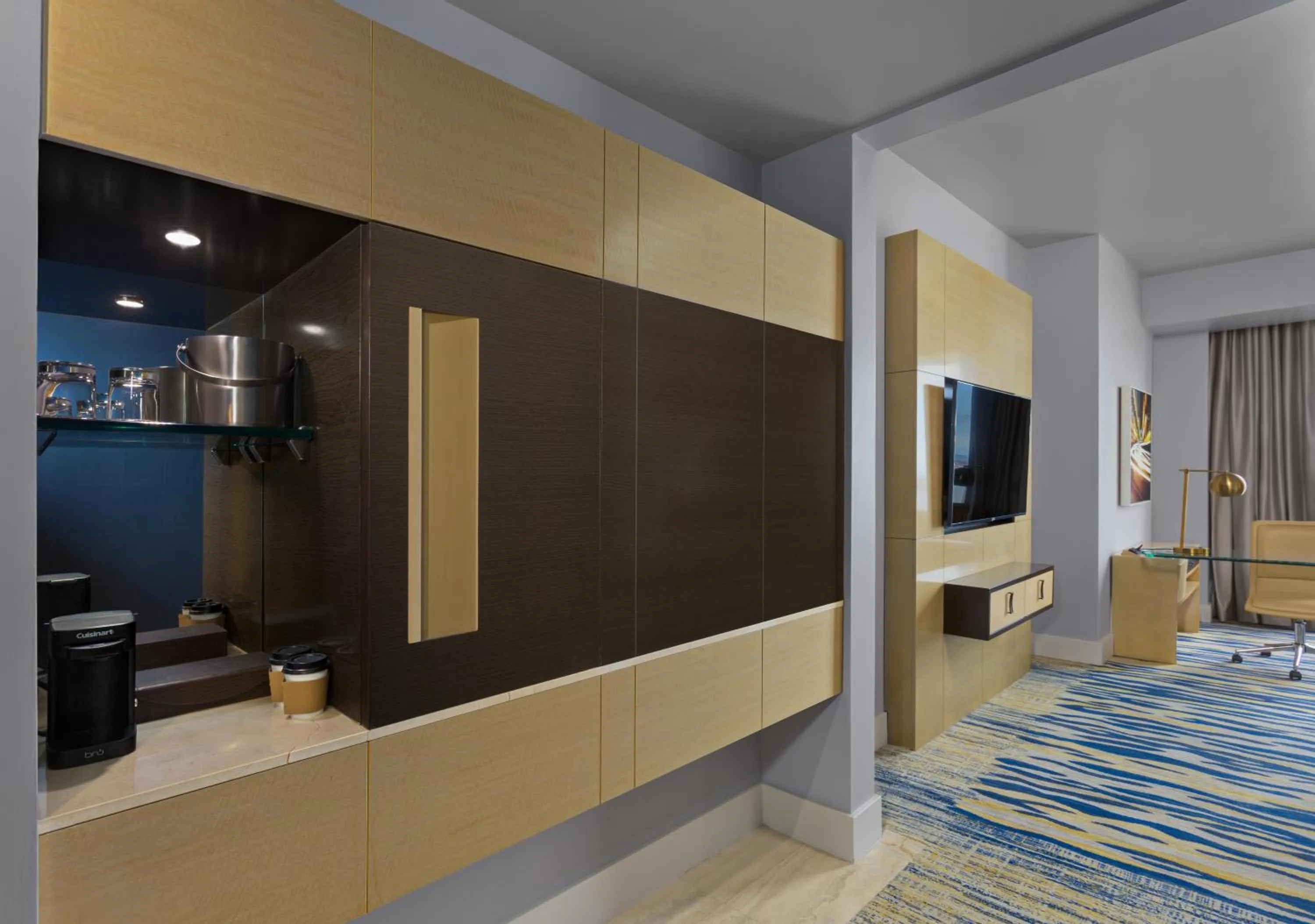 Coffee/tea facilities, Bed in Hilton Panama