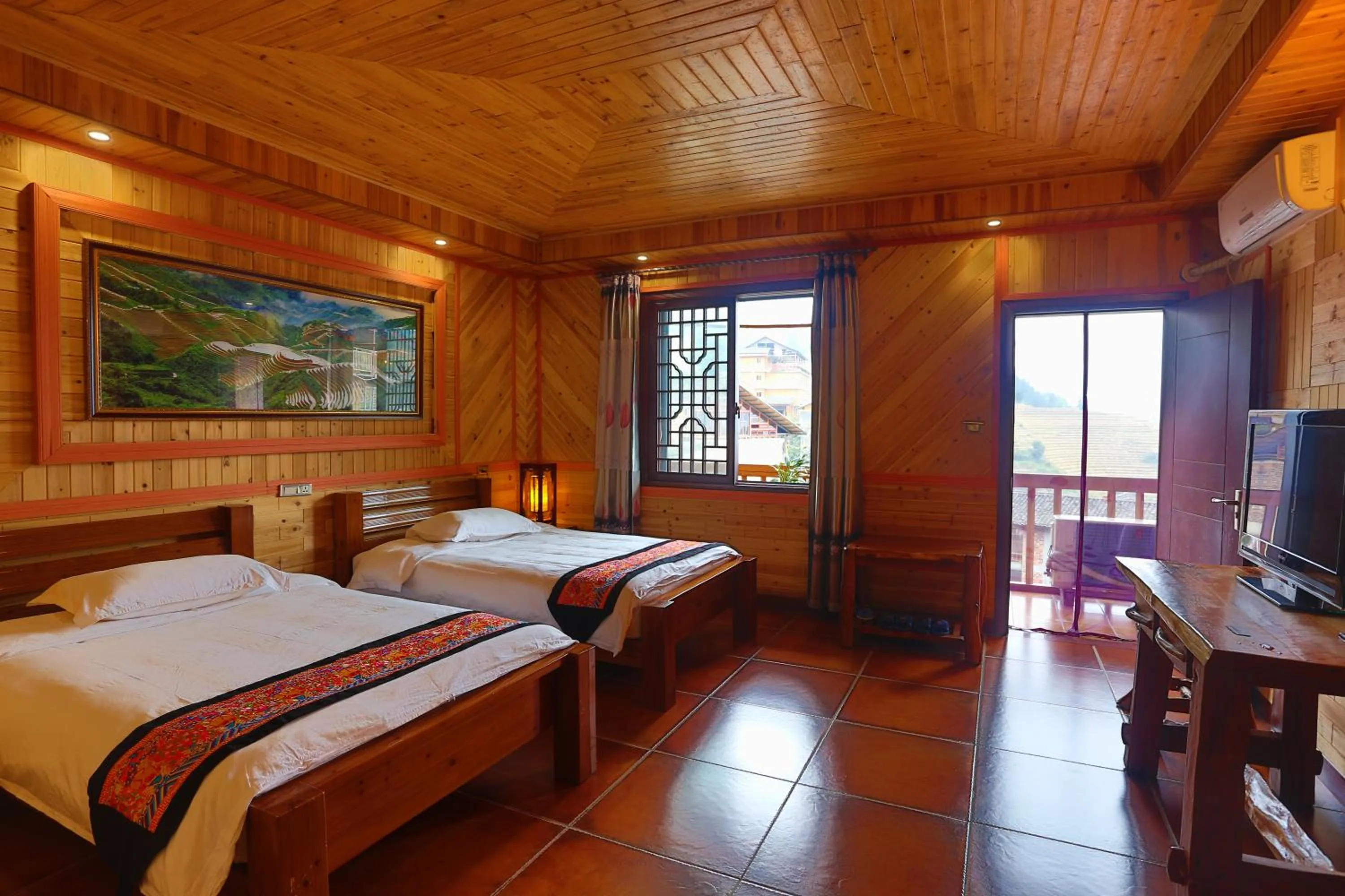 Photo of the whole room, Bed in Longji Holiday Hotel