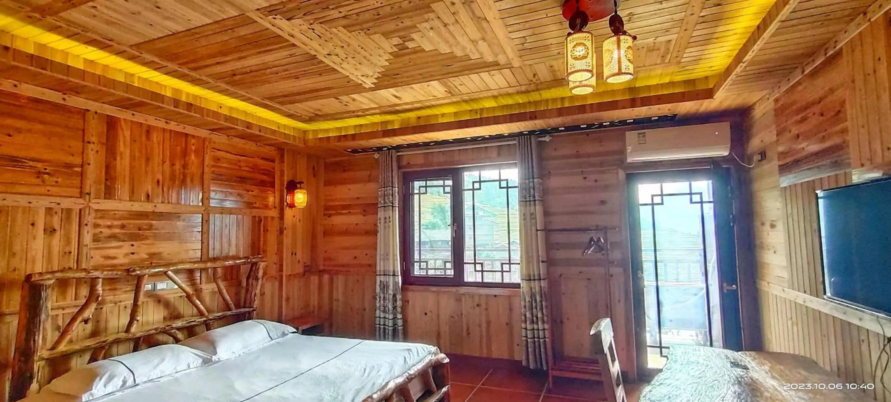 Photo of the whole room, Bed in Longji Holiday Hotel