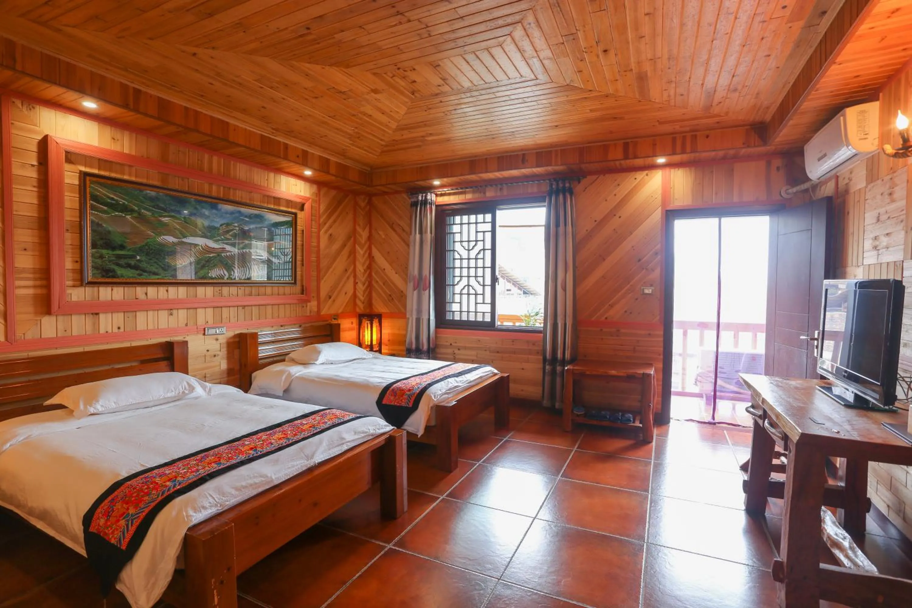 Photo of the whole room, Bed in Longji Holiday Hotel