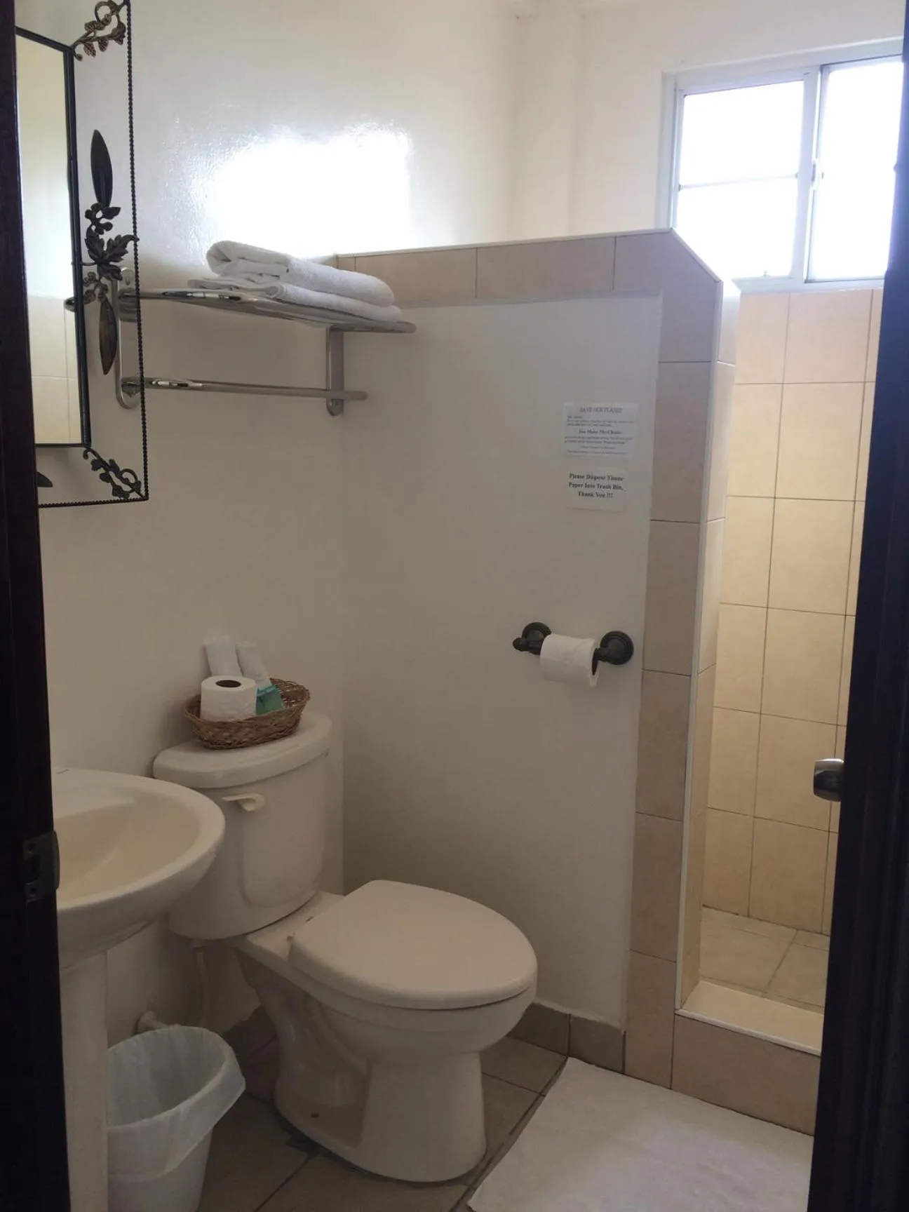 Bathroom in Easy Inn Hotel