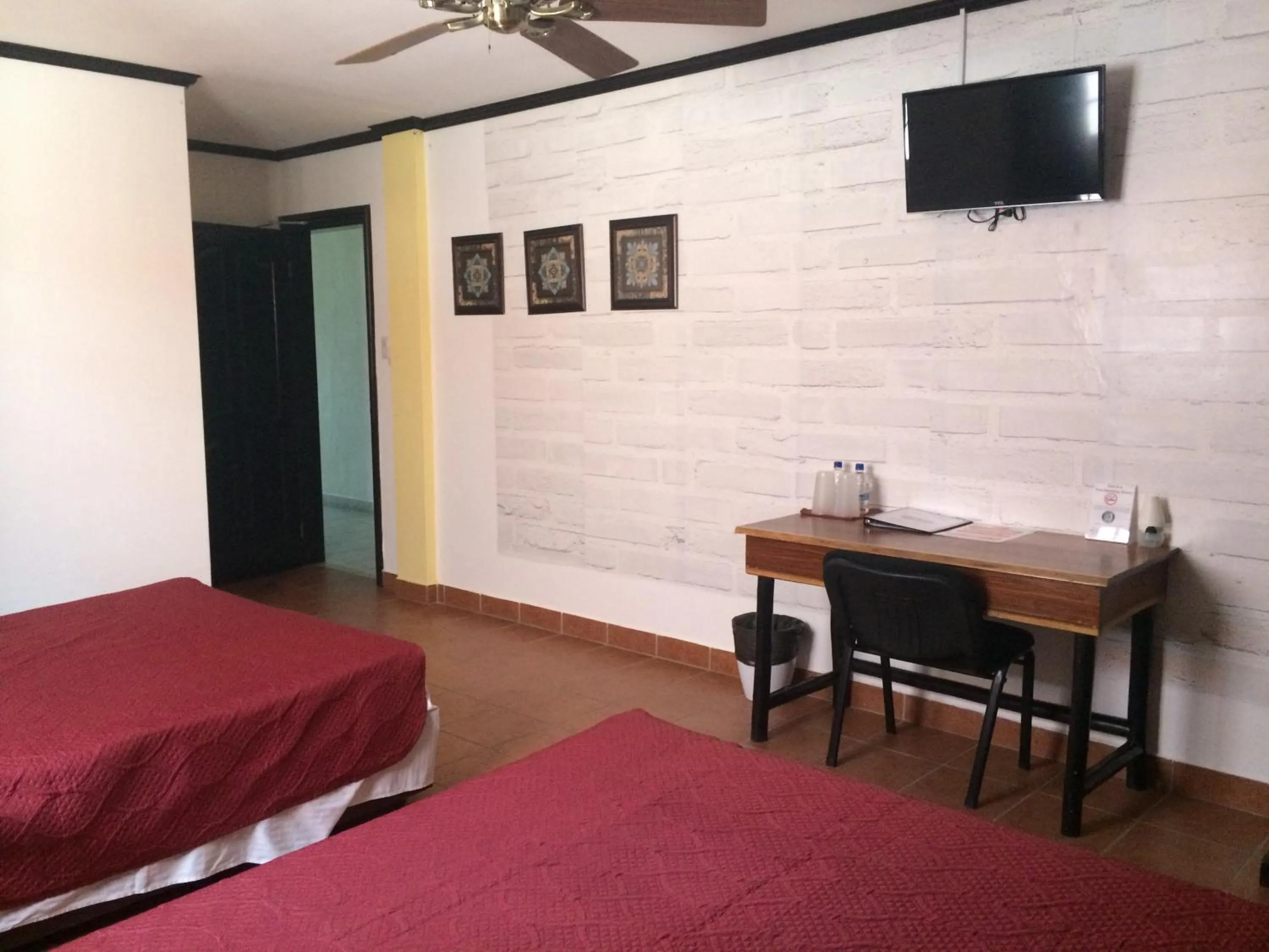 Bed in Easy Inn Hotel