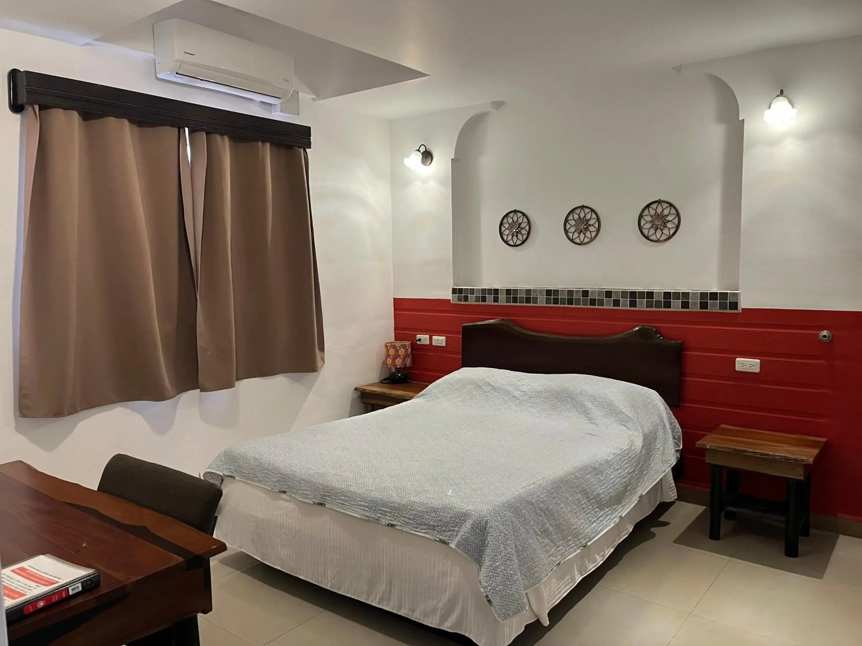 Queen Room in Easy Inn Hotel Queen Room in Easy Inn Hotel