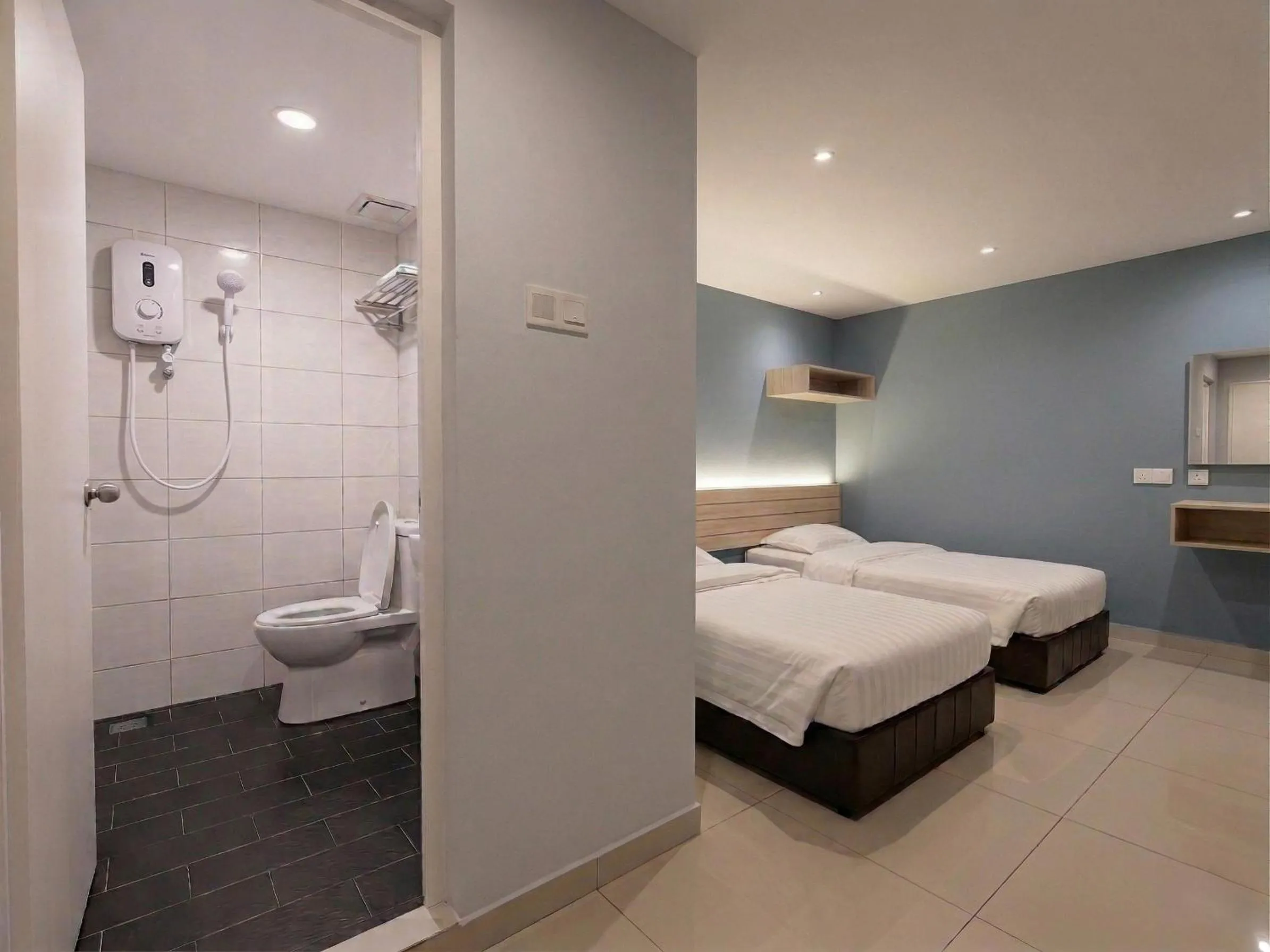 Shower, Bed in De UPTOWN Hotel @ Damansara Uptown