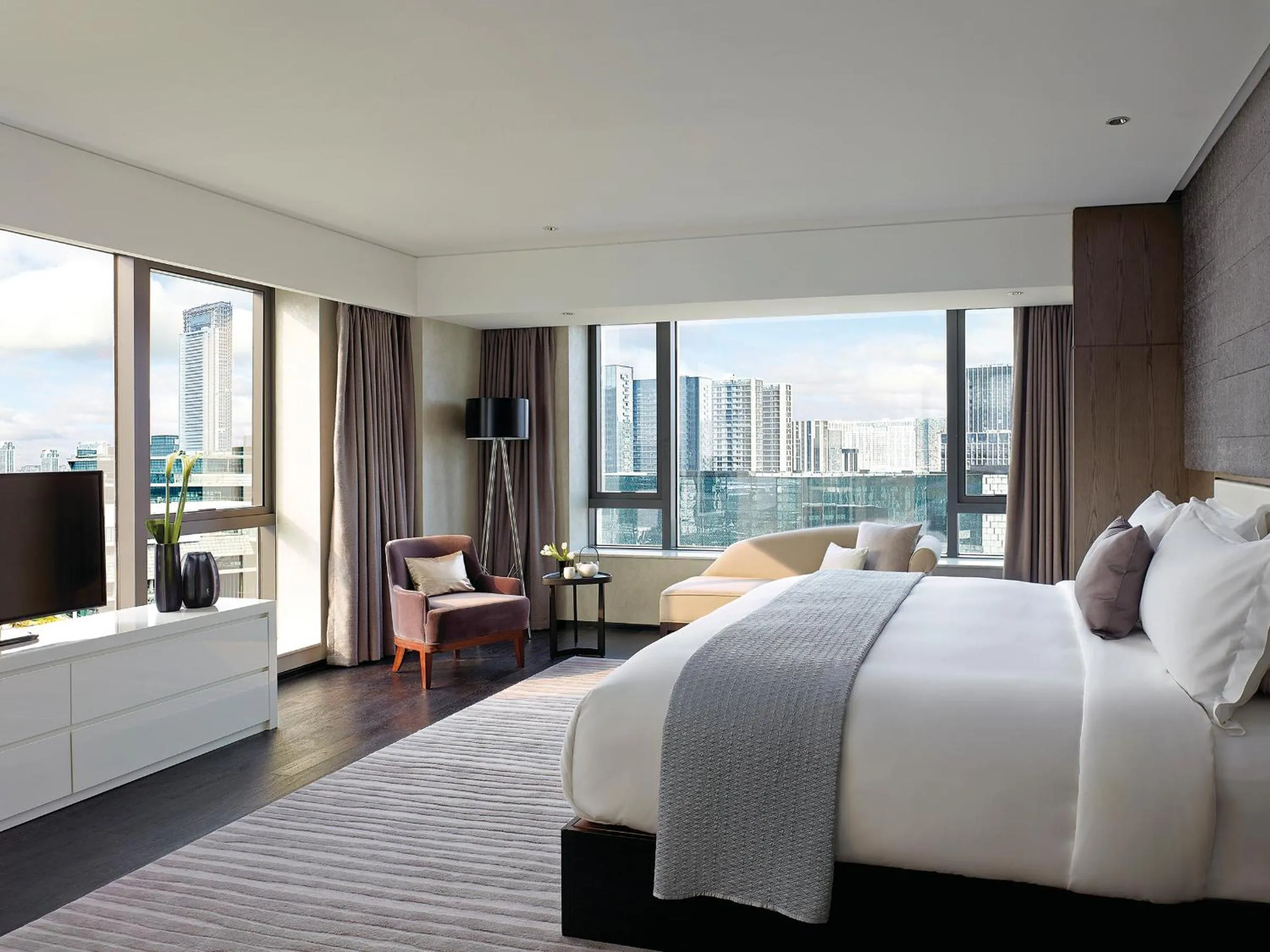 Photo of the whole room, Bed in Langham Place, Ningbo Culture Plaza