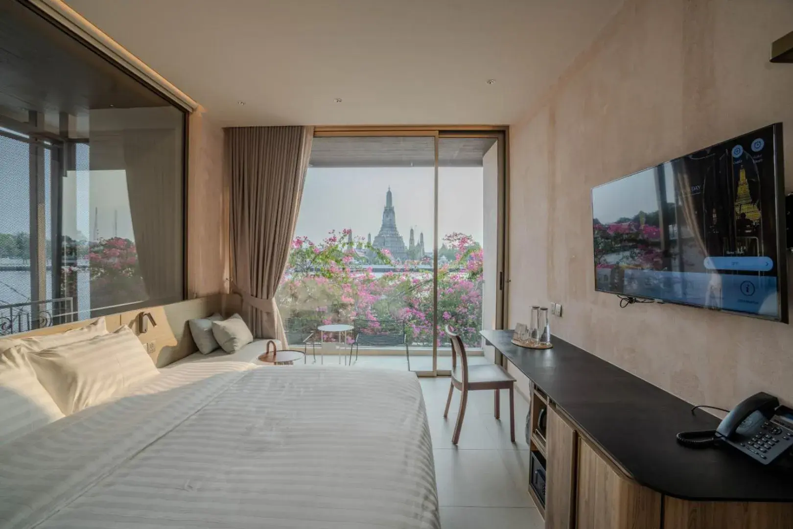 Deluxe Double Room with Balcony and Sea View in Inn a day Deluxe Double Room with Balcony and Sea View in Inn a day