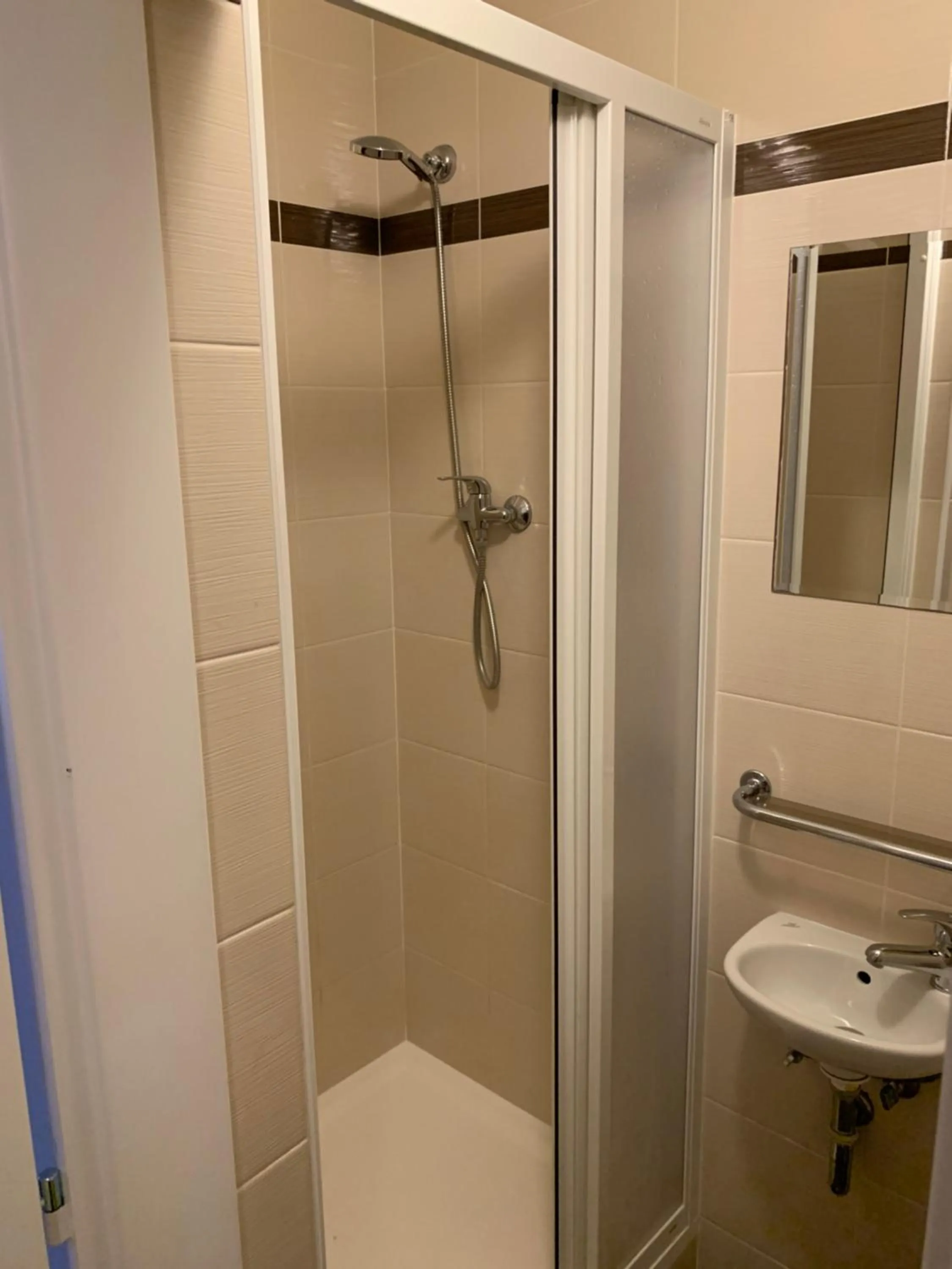 Shower in City-Inn