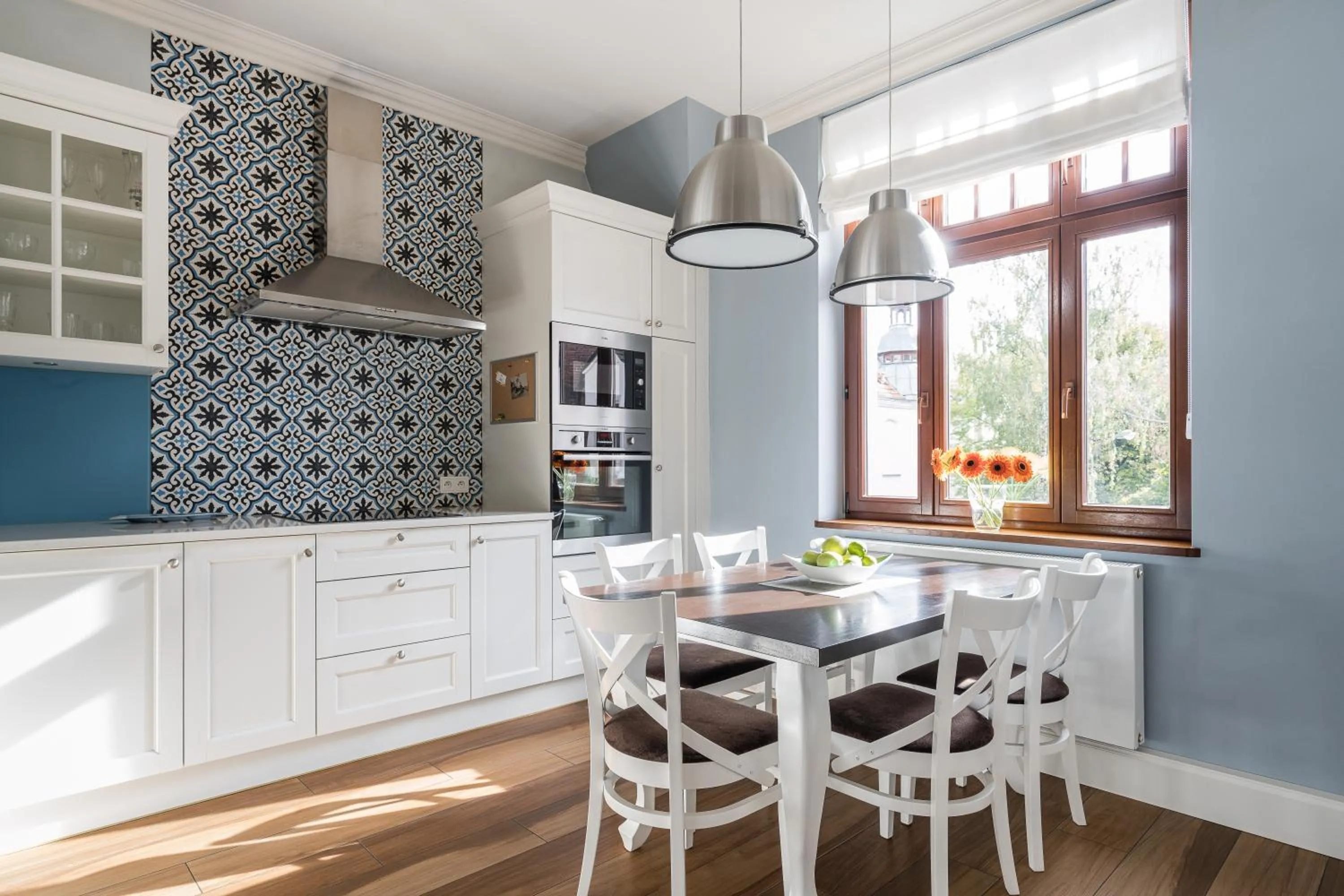 Kitchen or kitchenette in Sanhaus Apartments - FANTAZJA - Apartament z dwoma balkonami - 100 m2