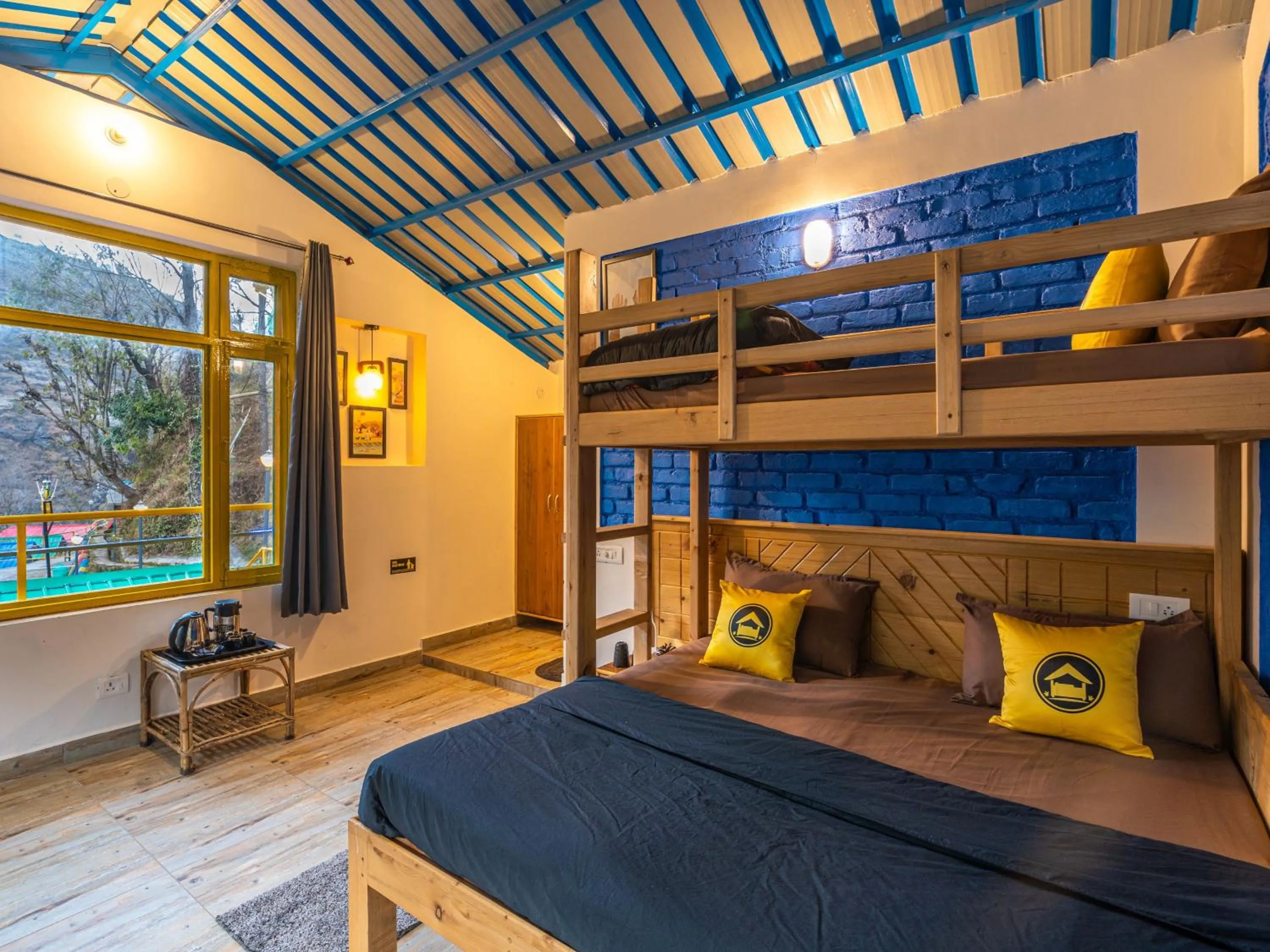 Mountain view, Bed in The Hosteller Mussoorie By the Streamside, Kempty