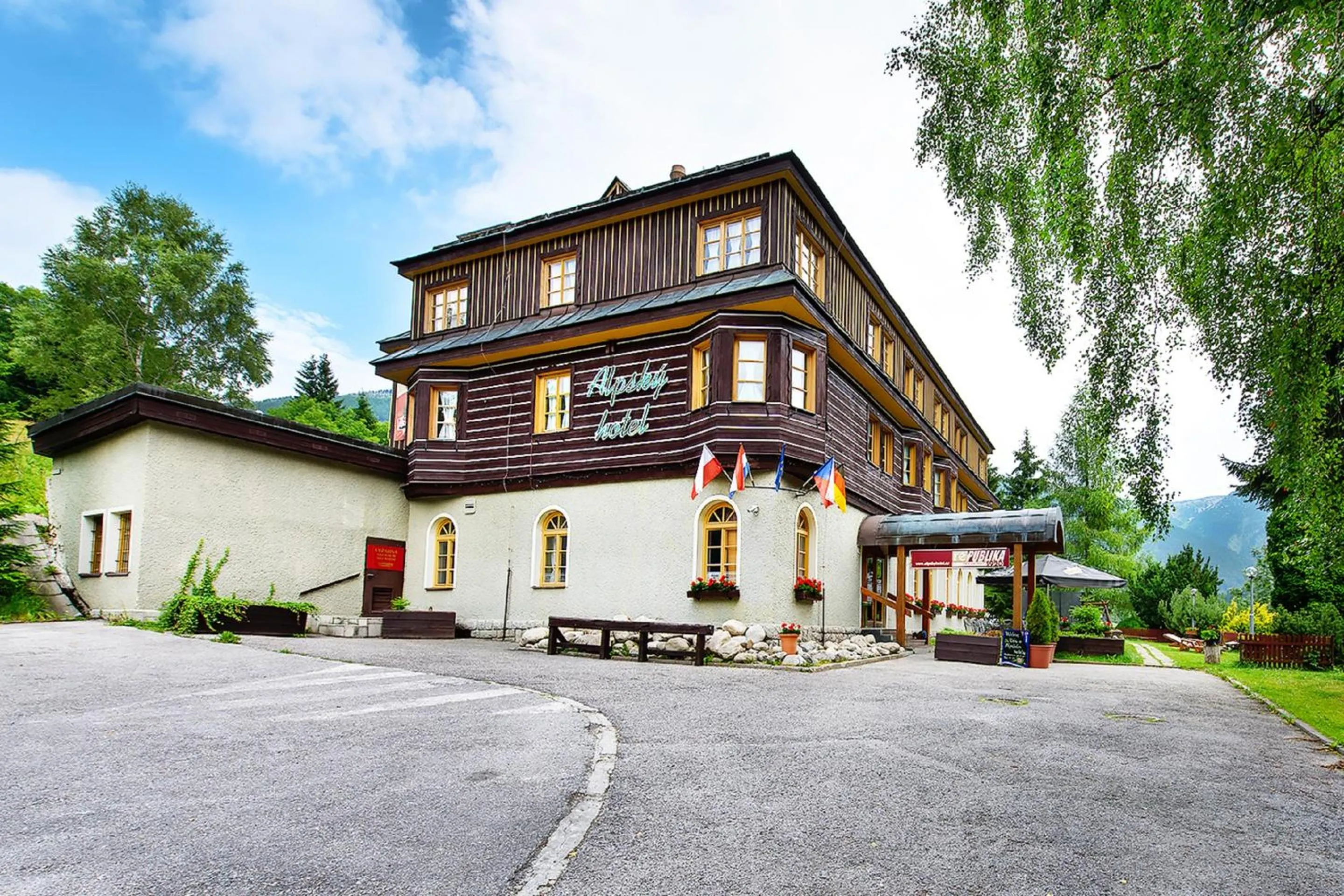 Facade/entrance in Alpský Hotel
