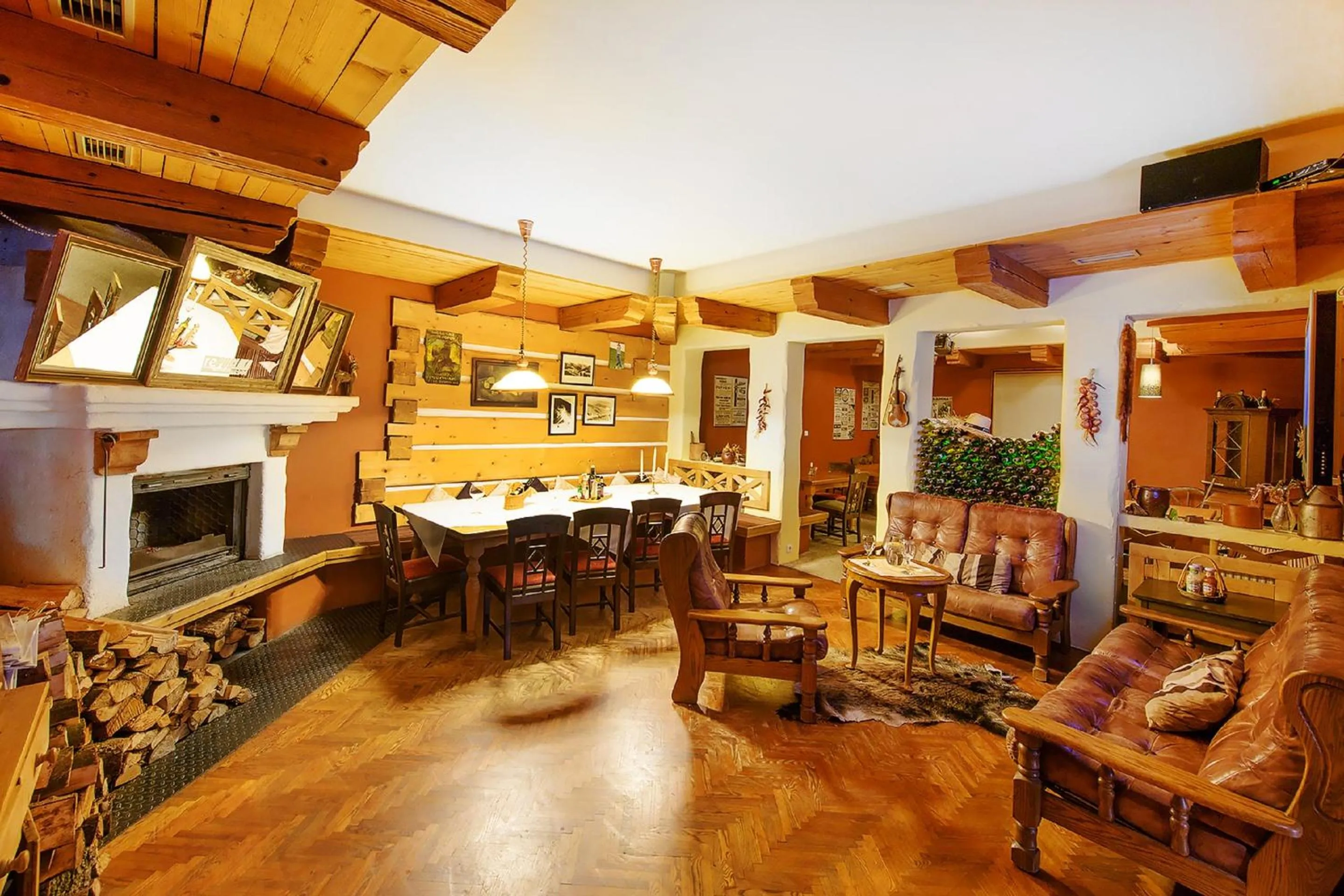 Restaurant/places to eat in Alpský Hotel