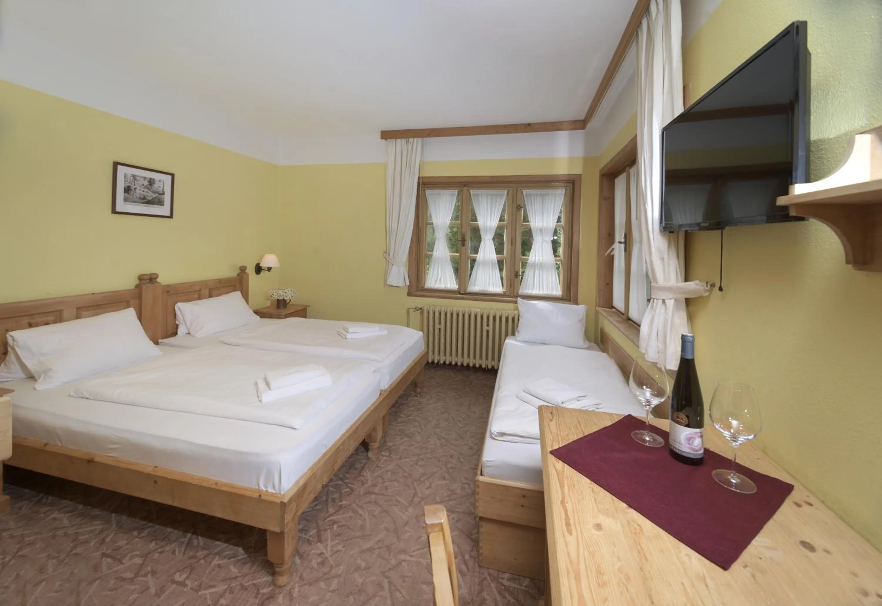Property building, Bed in Alpský Hotel