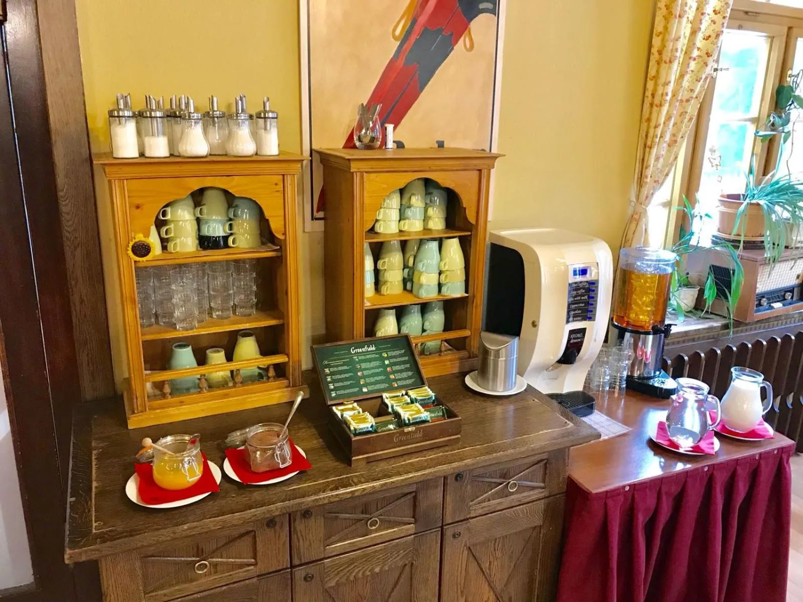 Buffet breakfast in Alpský Hotel