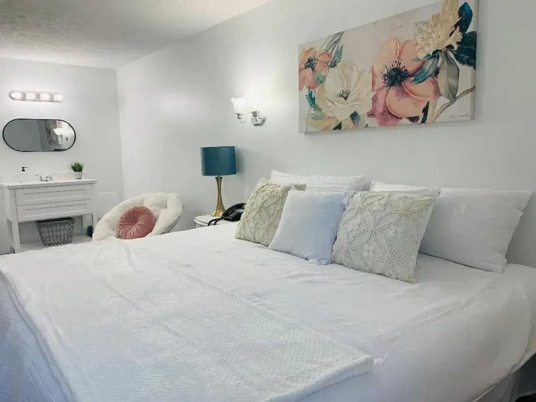 King Room in EC Reed's Mercantile and Hotel King Room in EC Reed's Mercantile and Hotel