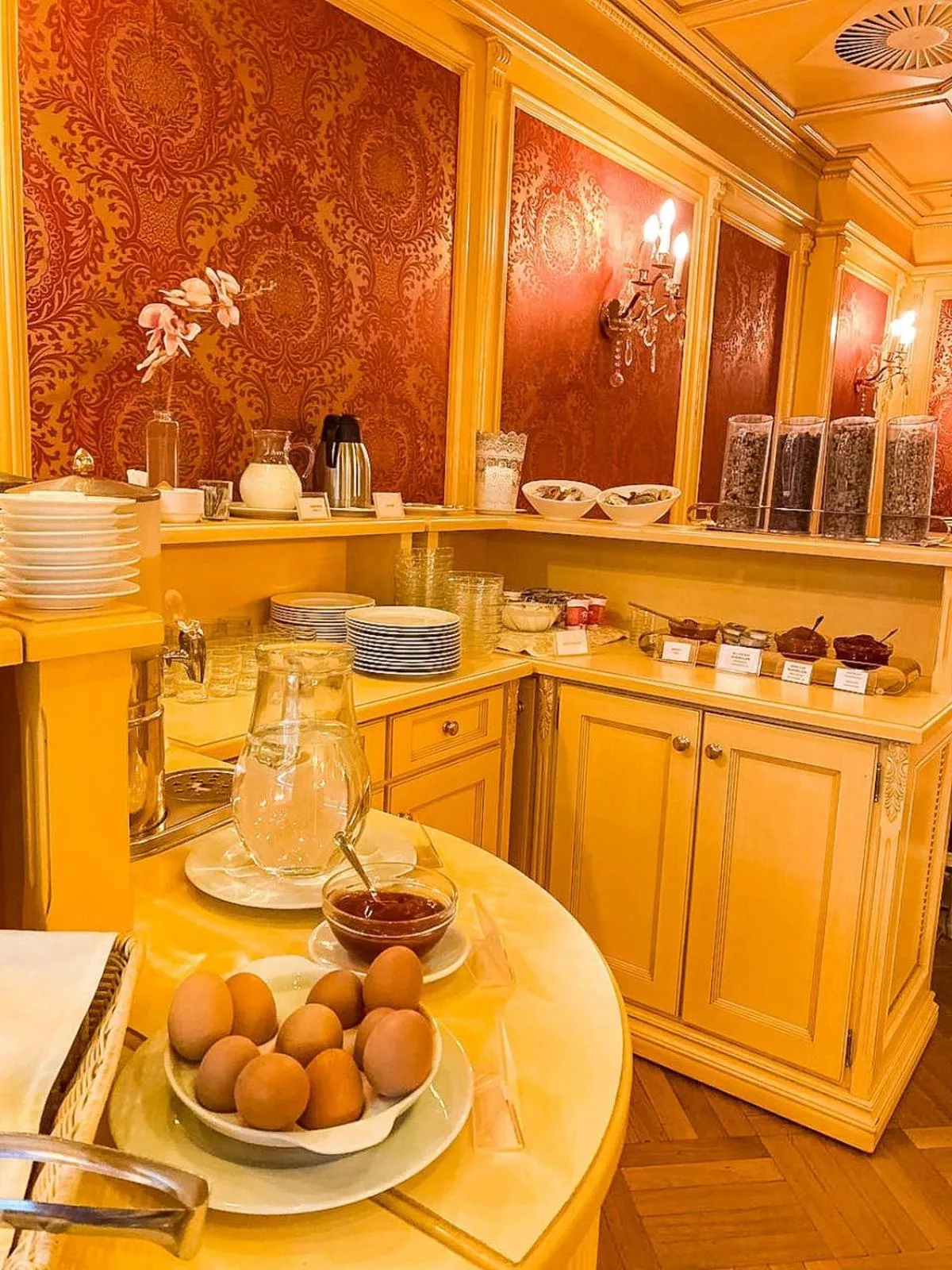 Breakfast in Luxury Family Hotel Royal Palace