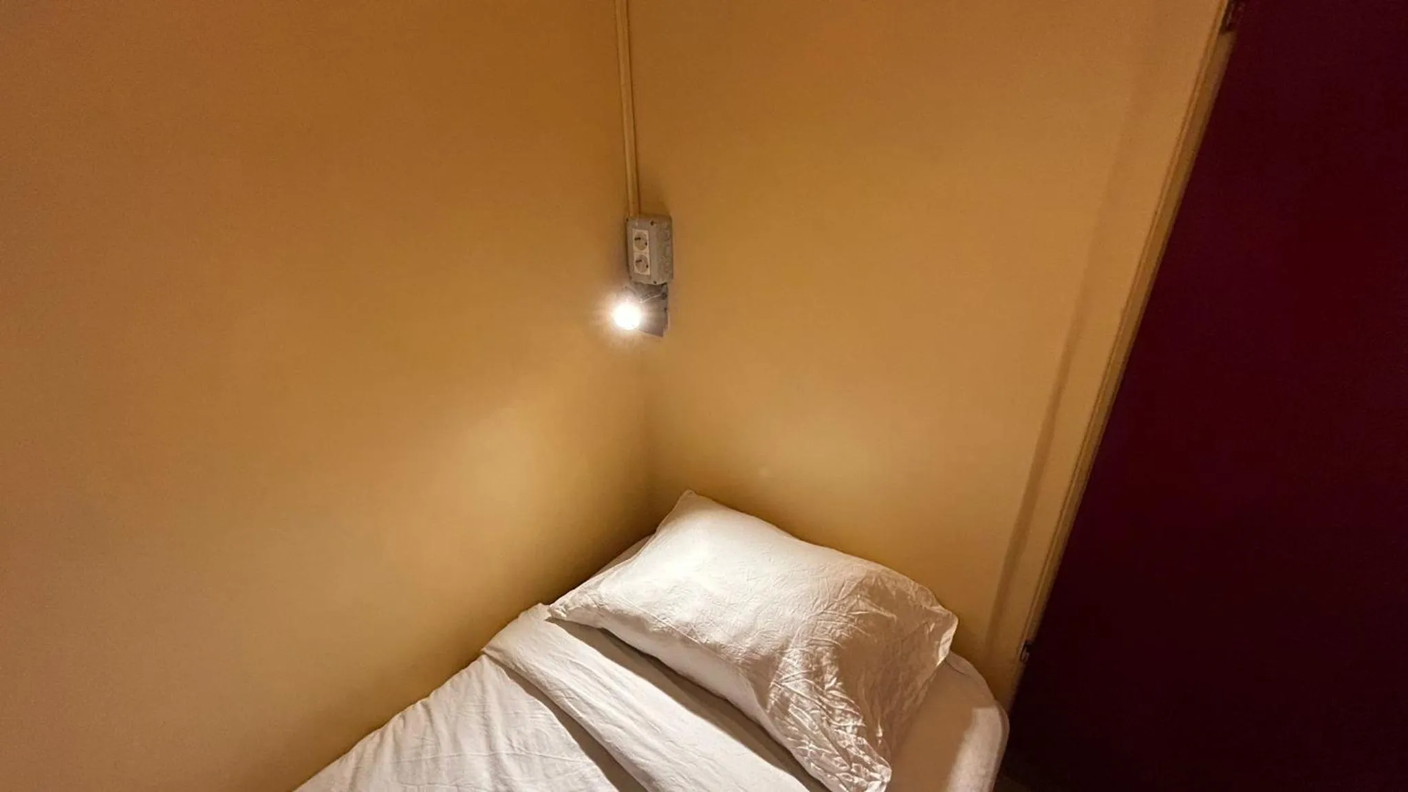 Bed in Central Accommodation budget by HR