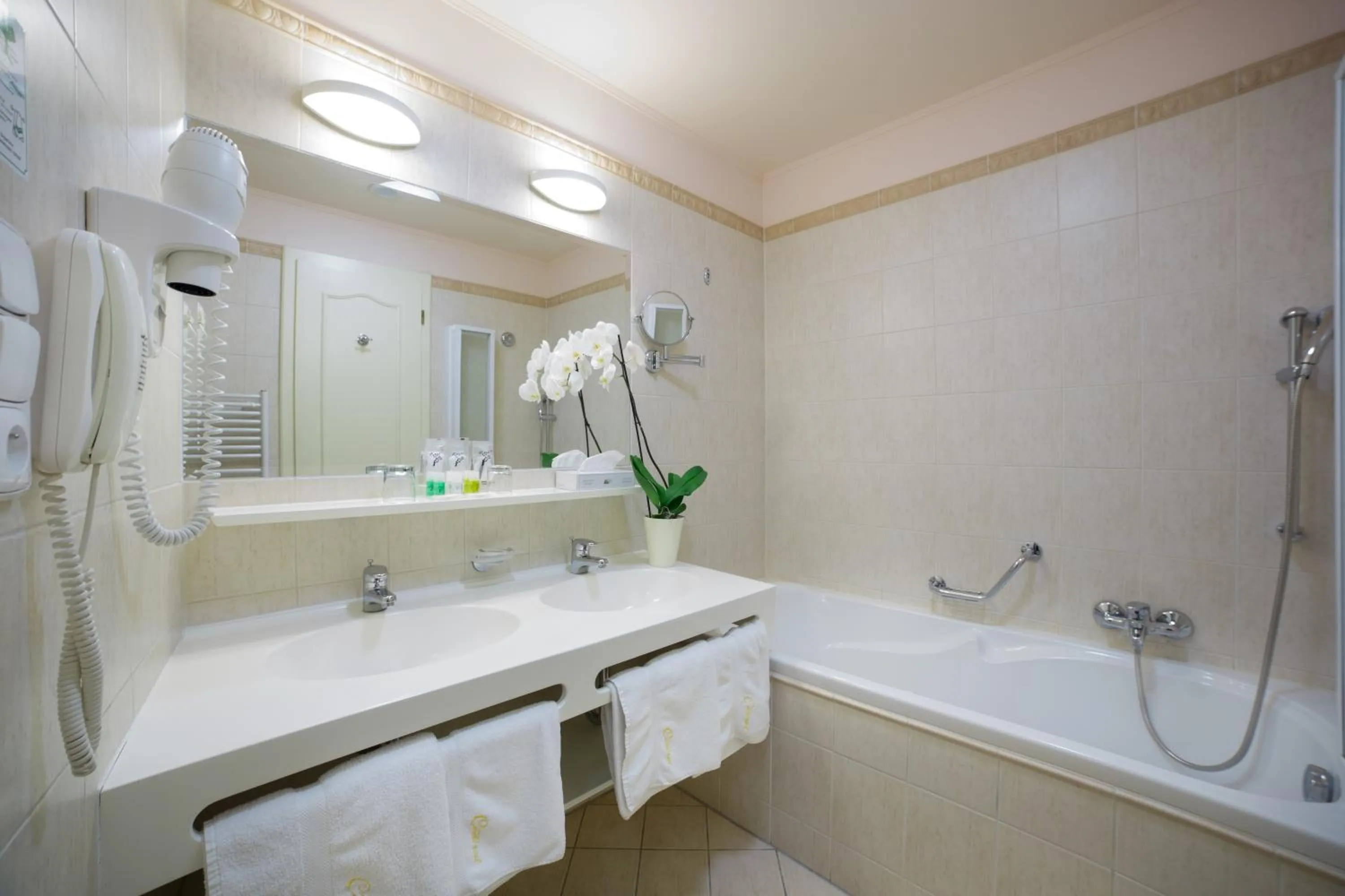 Shower in Interhotel Central