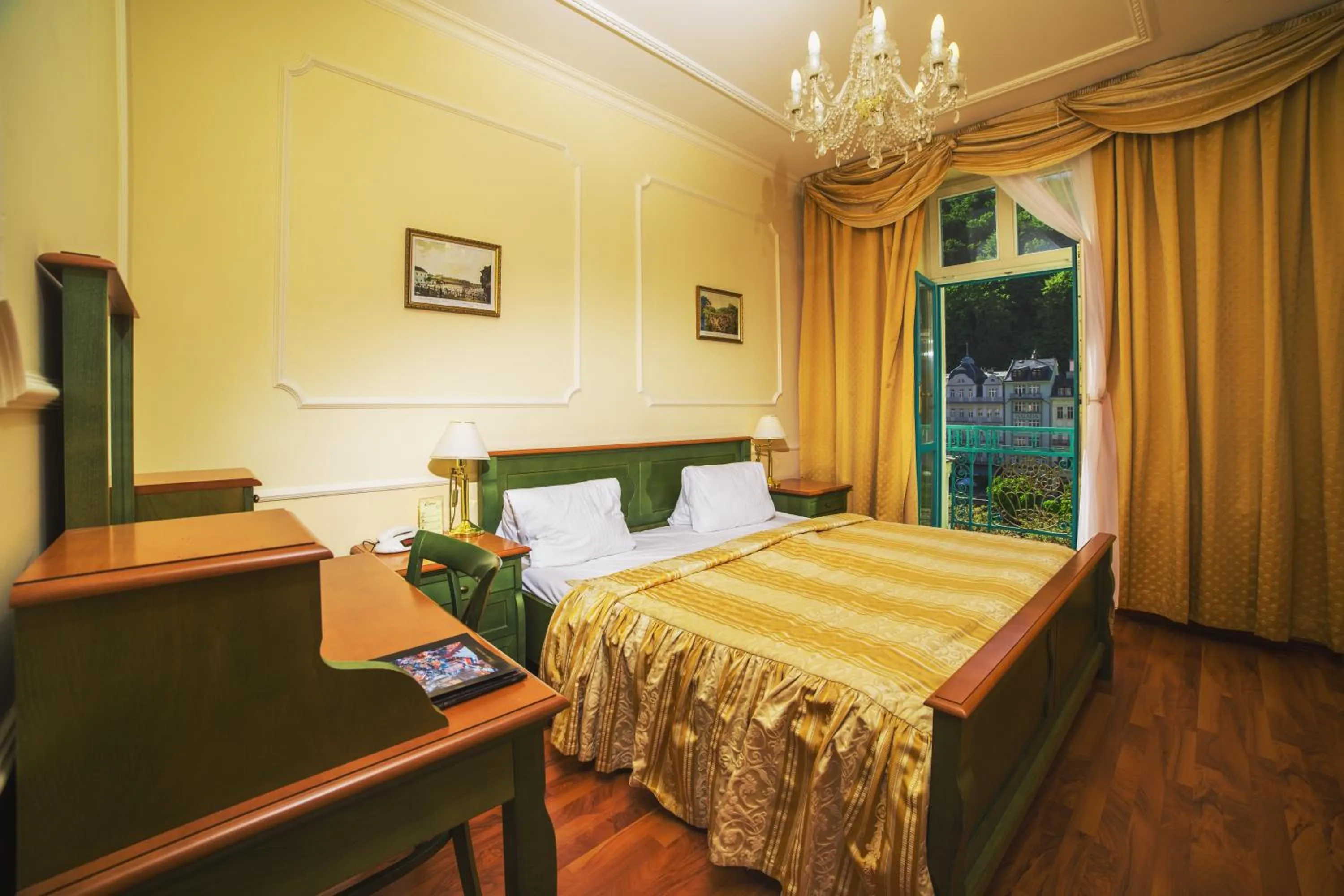 Bed in Interhotel Central