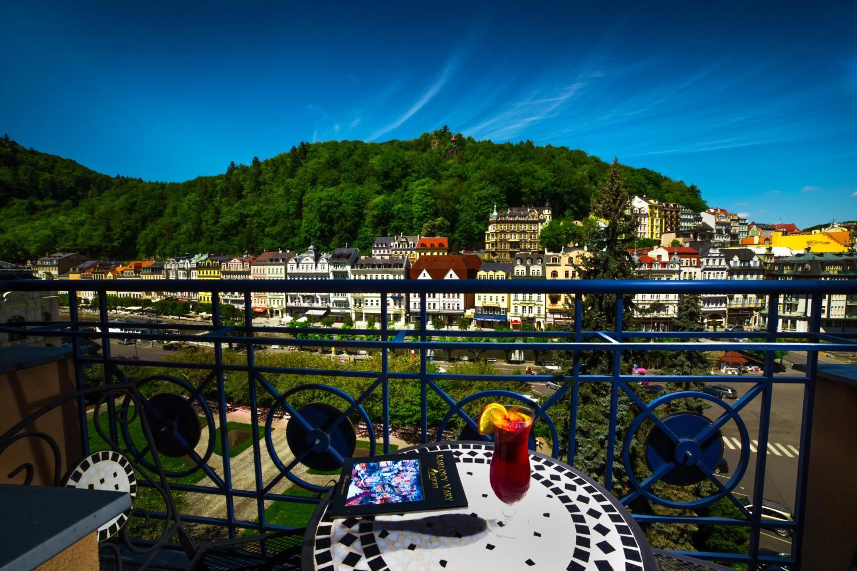 Property building in Interhotel Central