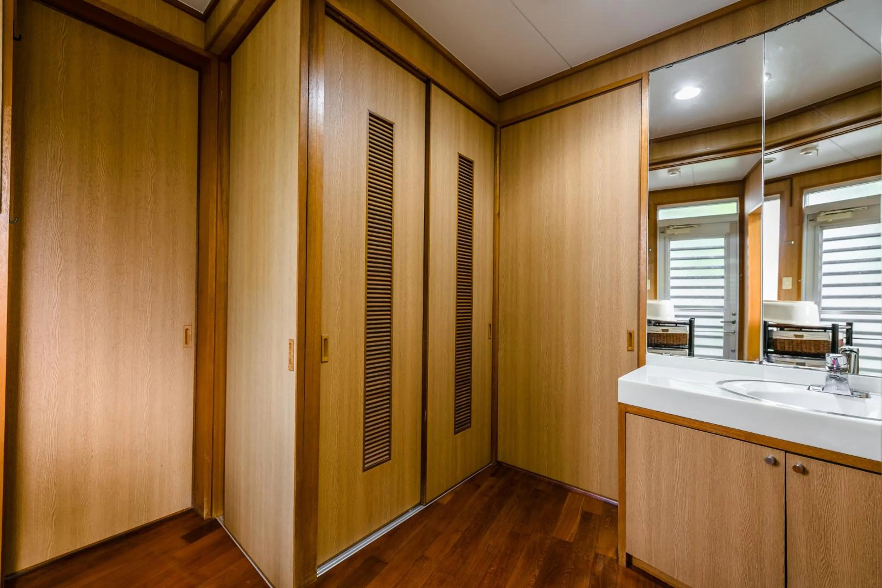 washing machine in Pine House in Ginoza