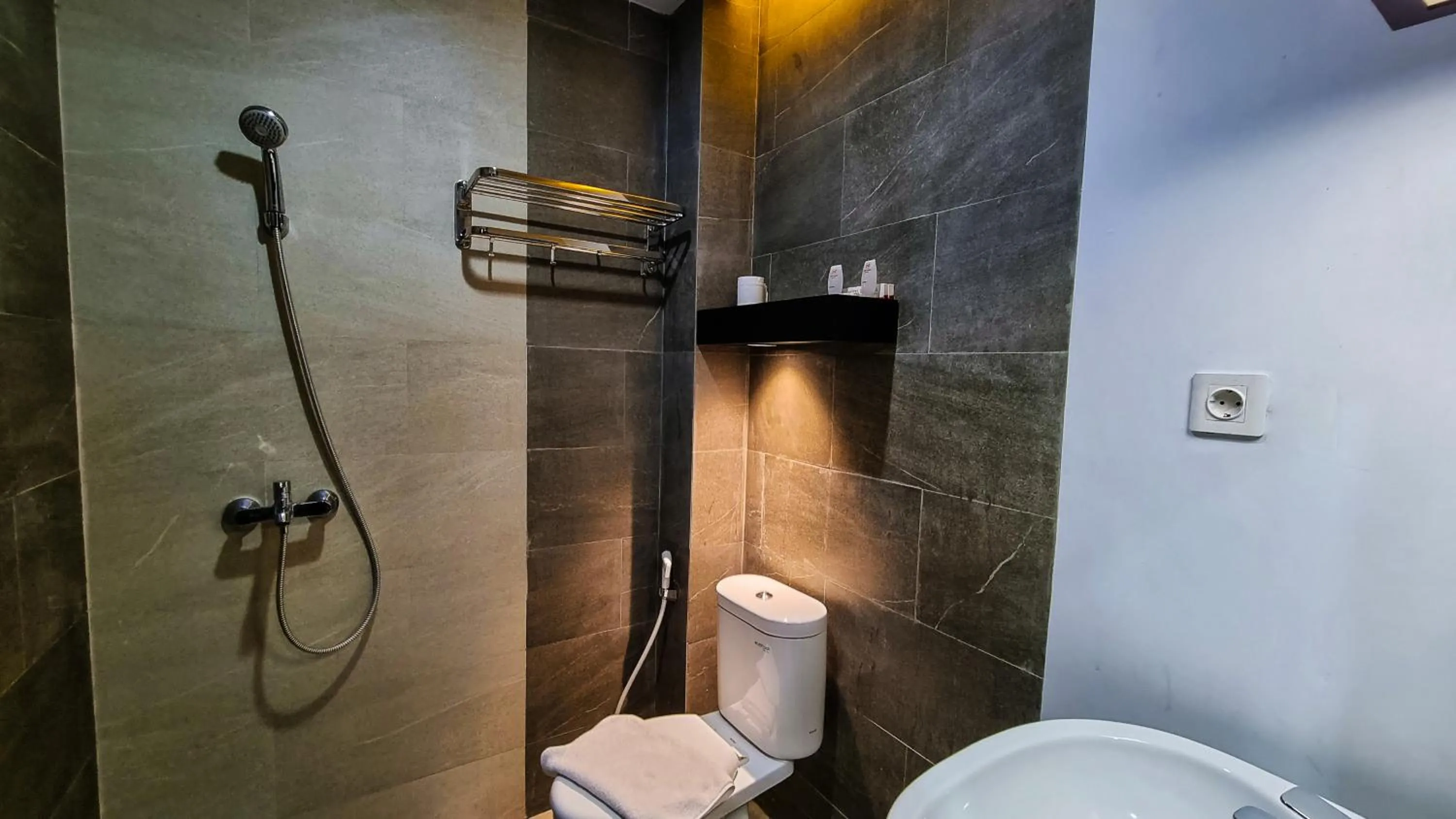 Bathroom in Hotel Rasamala