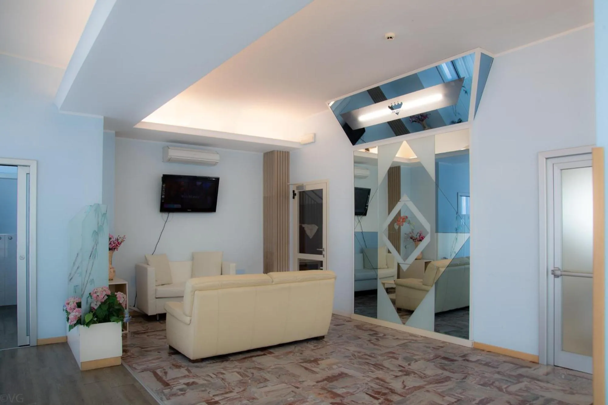 Communal lounge/ TV room in Hotel San Paolo