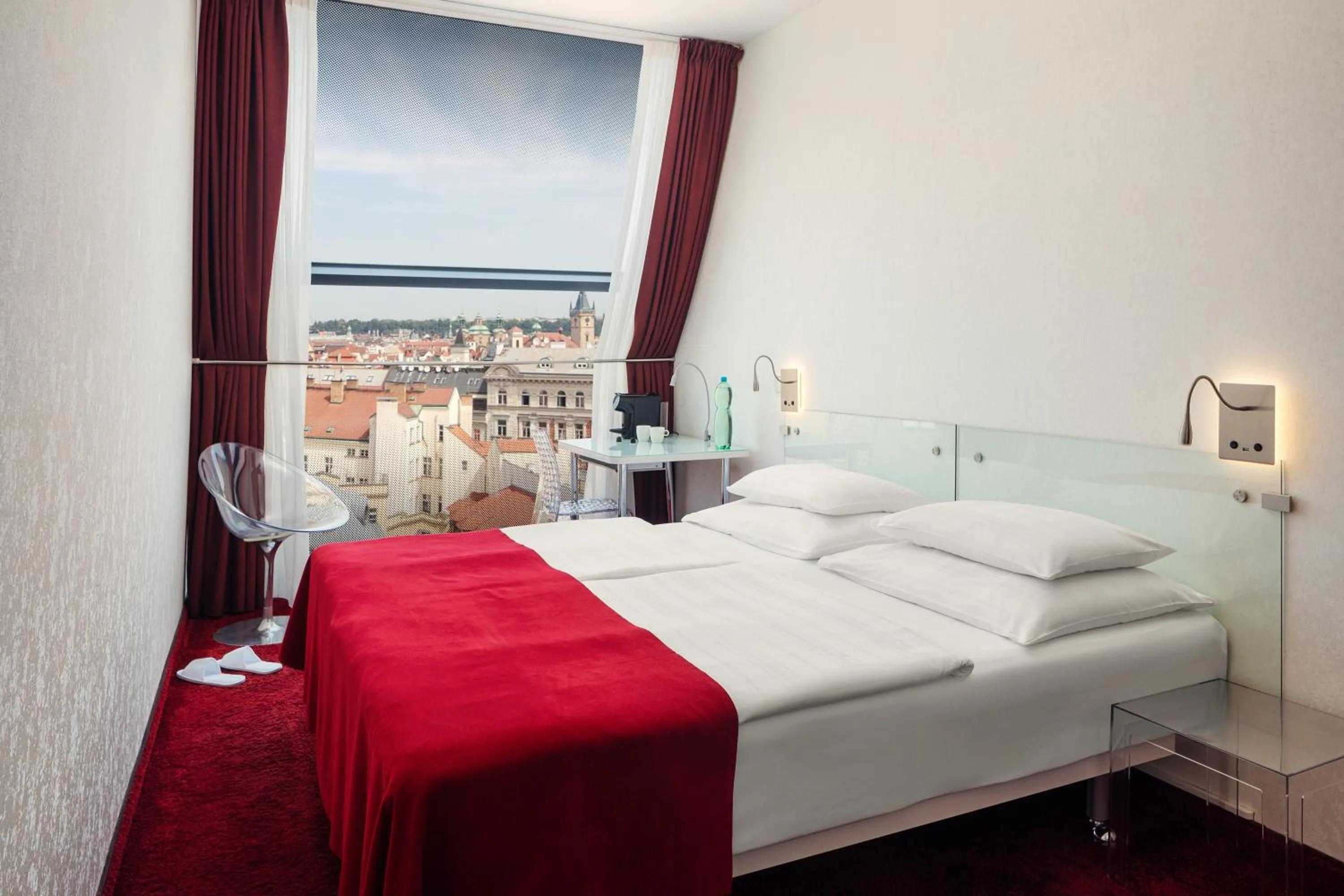 Bed in Metropol Design Hotel Old Town