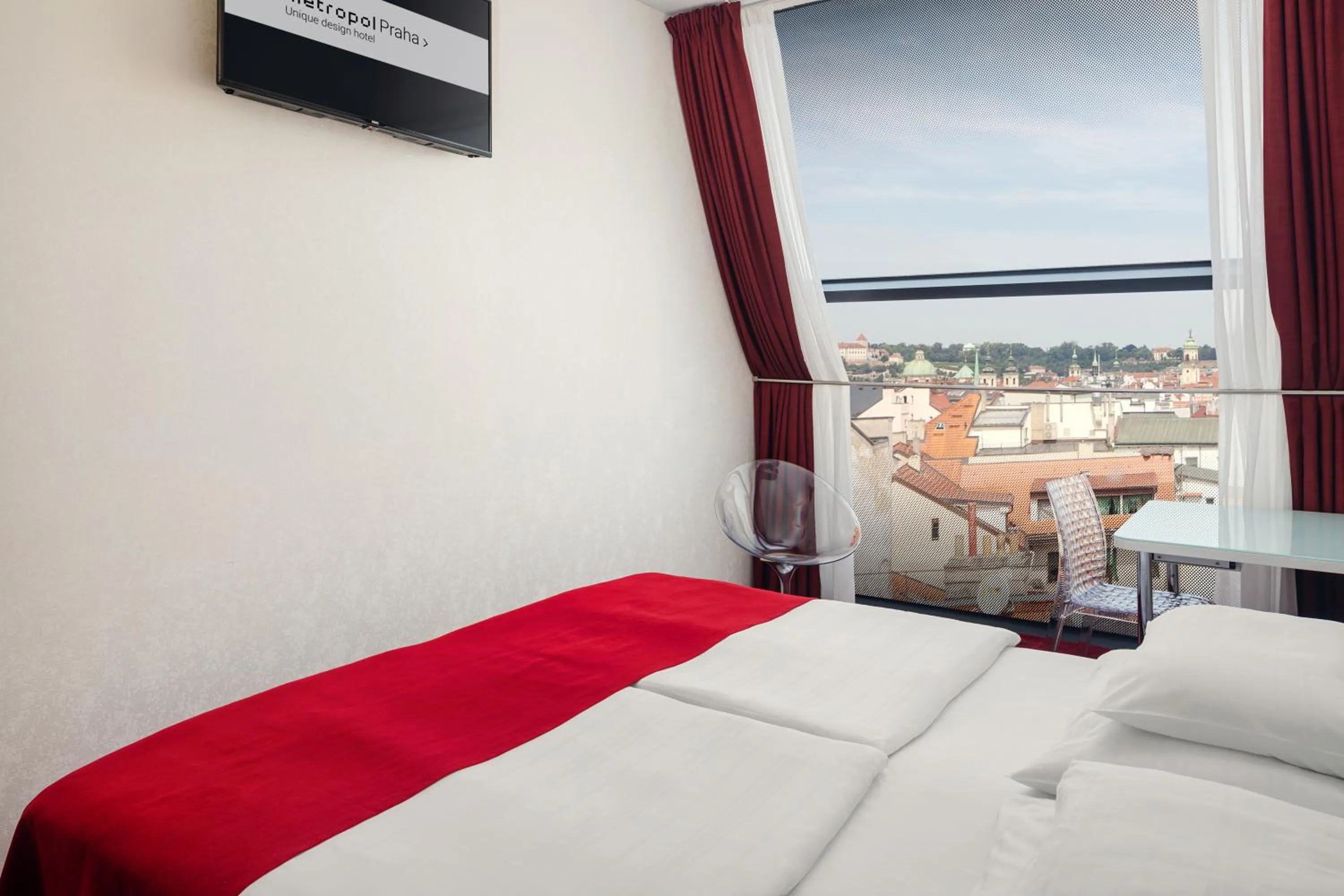 Bed in Metropol Design Hotel Old Town