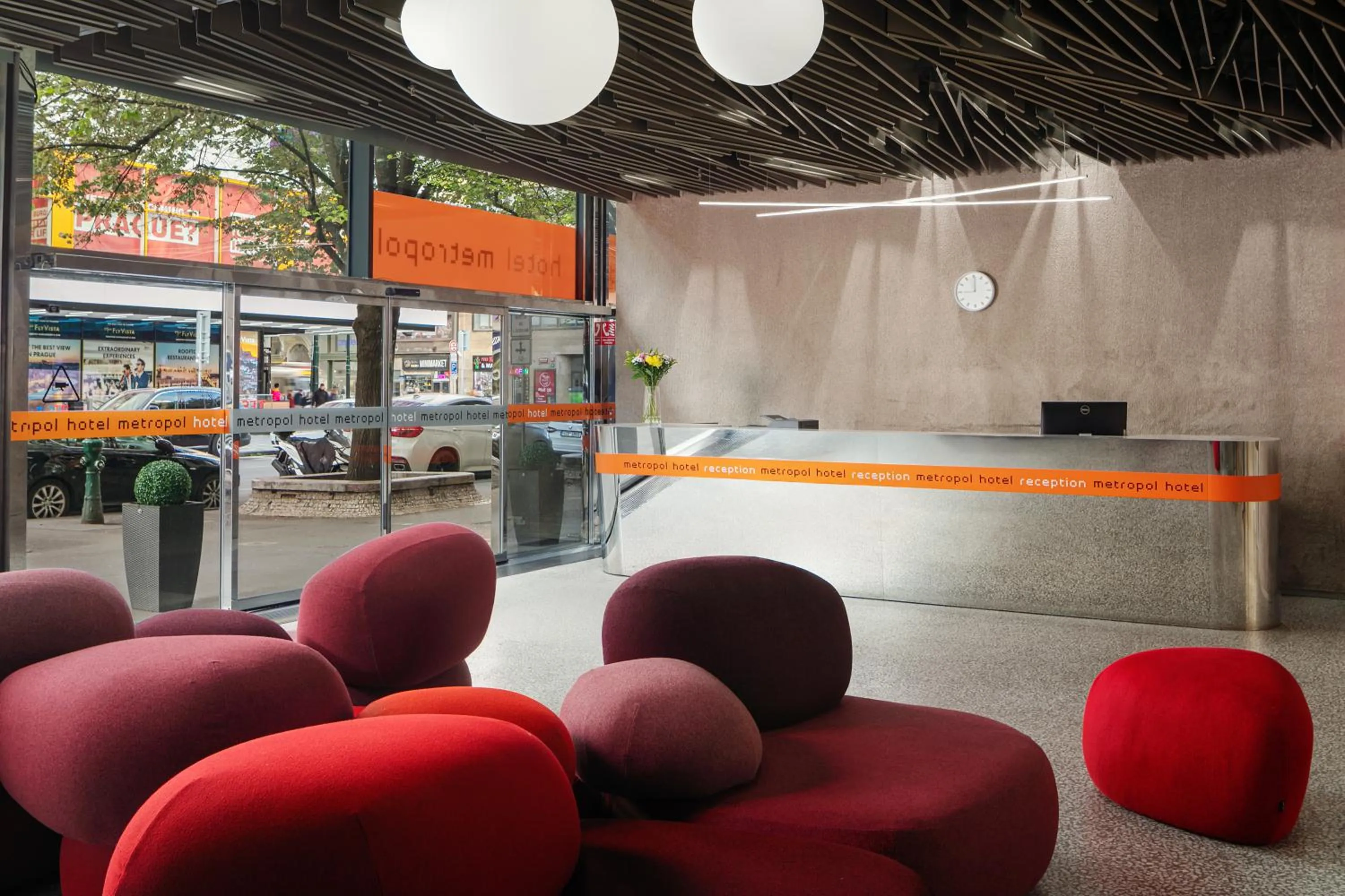 Lobby or reception in Metropol Design Hotel Old Town