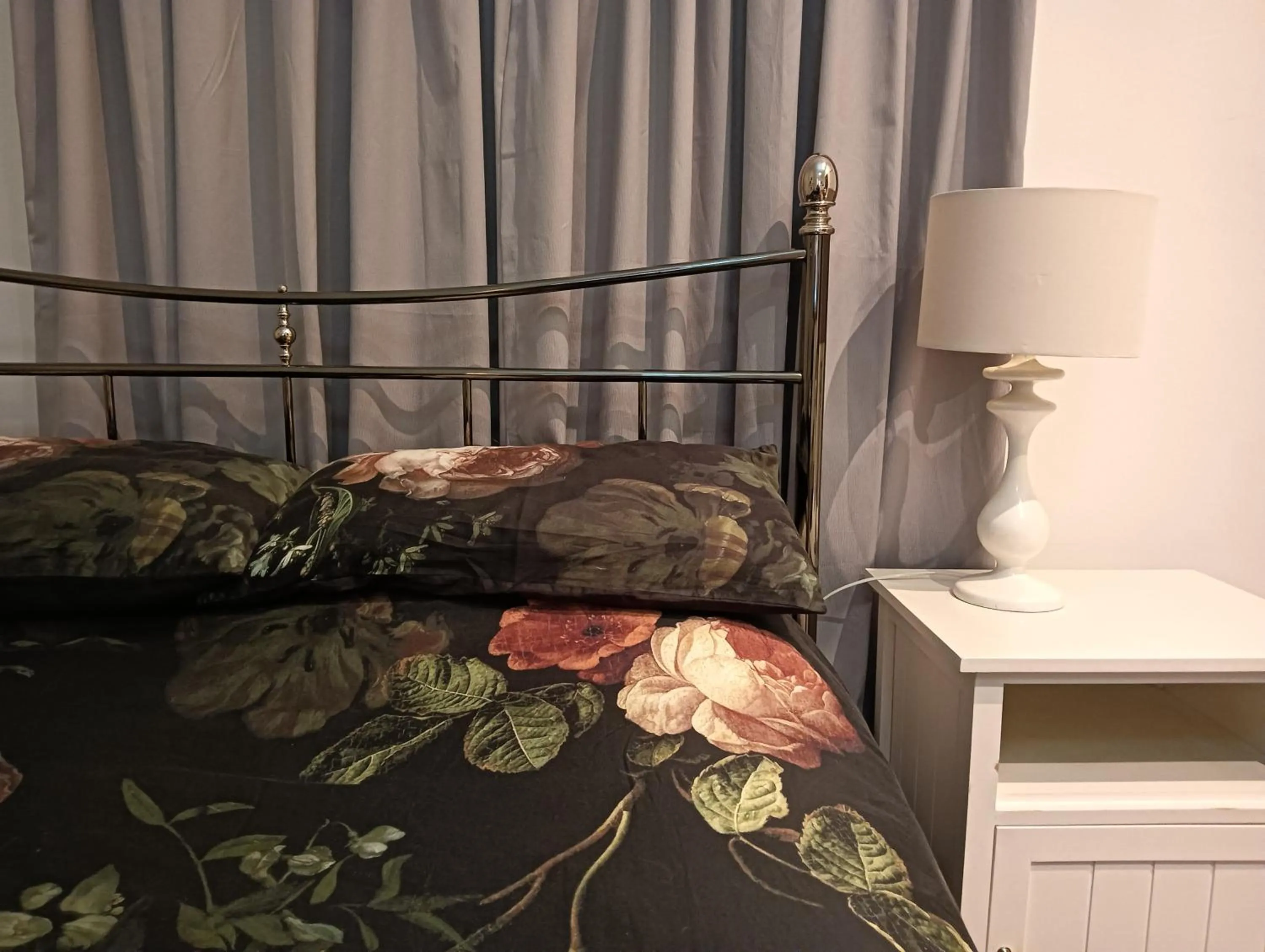 Bed in Old Colony Inn