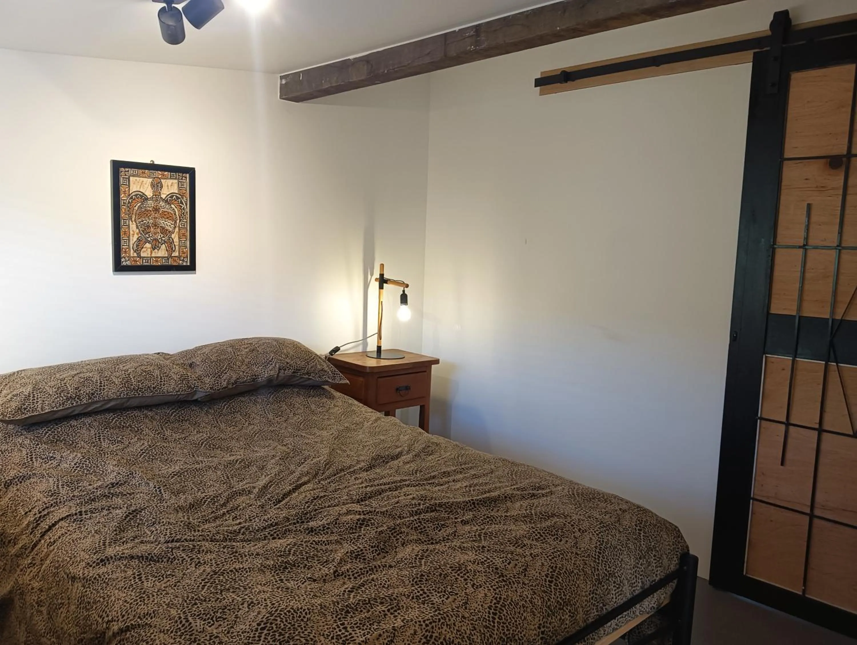 Bedroom, Bed in Old Colony Inn