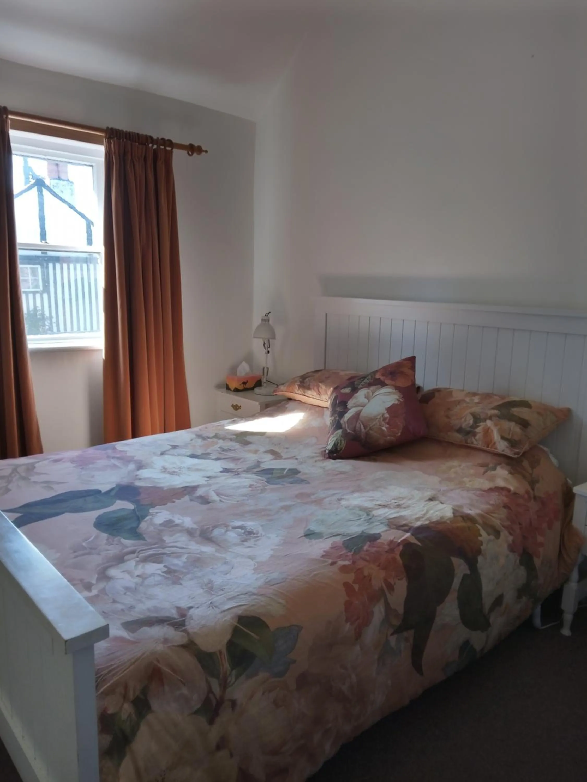 Bedroom, Bed in Old Colony Inn