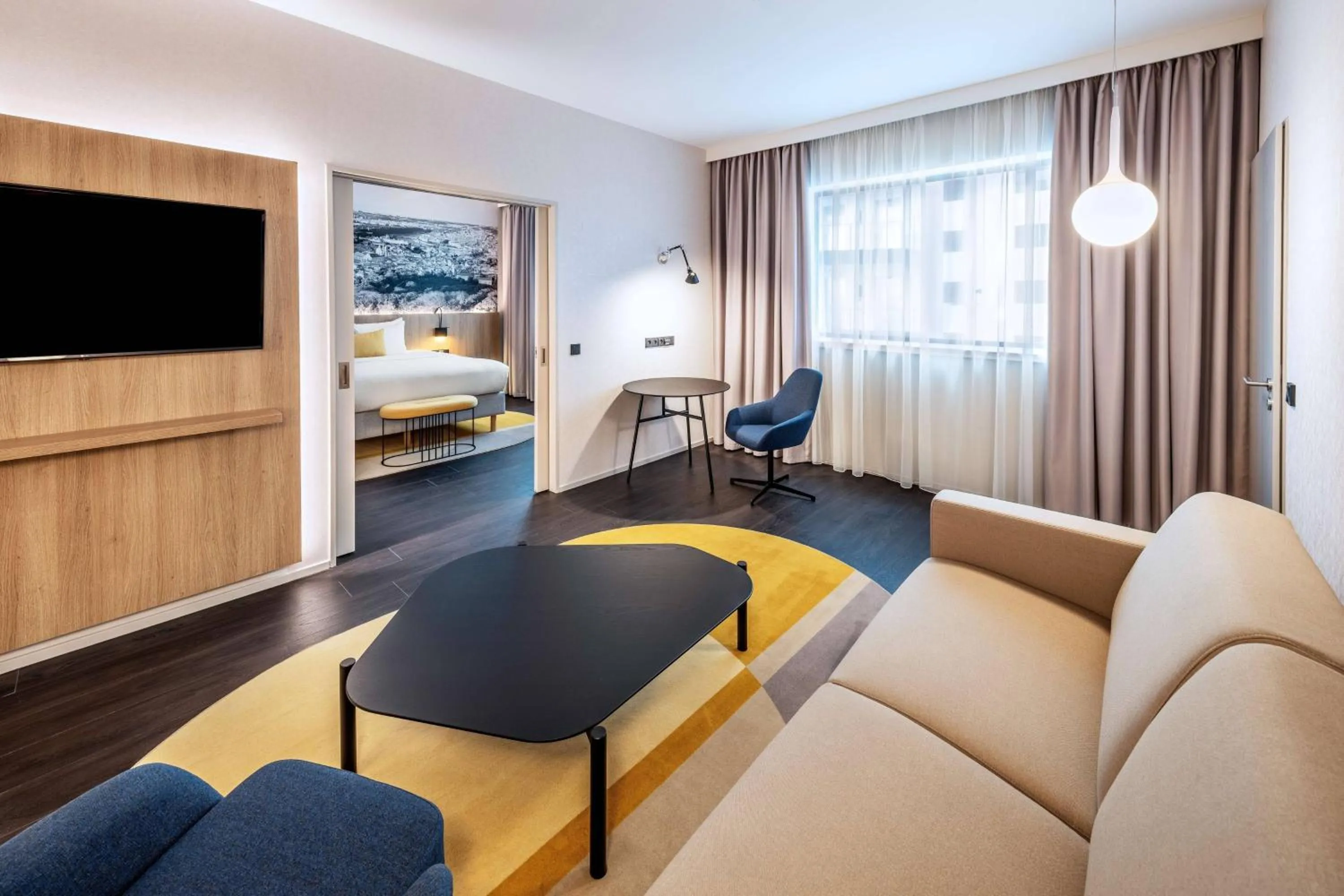 Living room, Bed in Courtyard by Marriott Prague Airport
