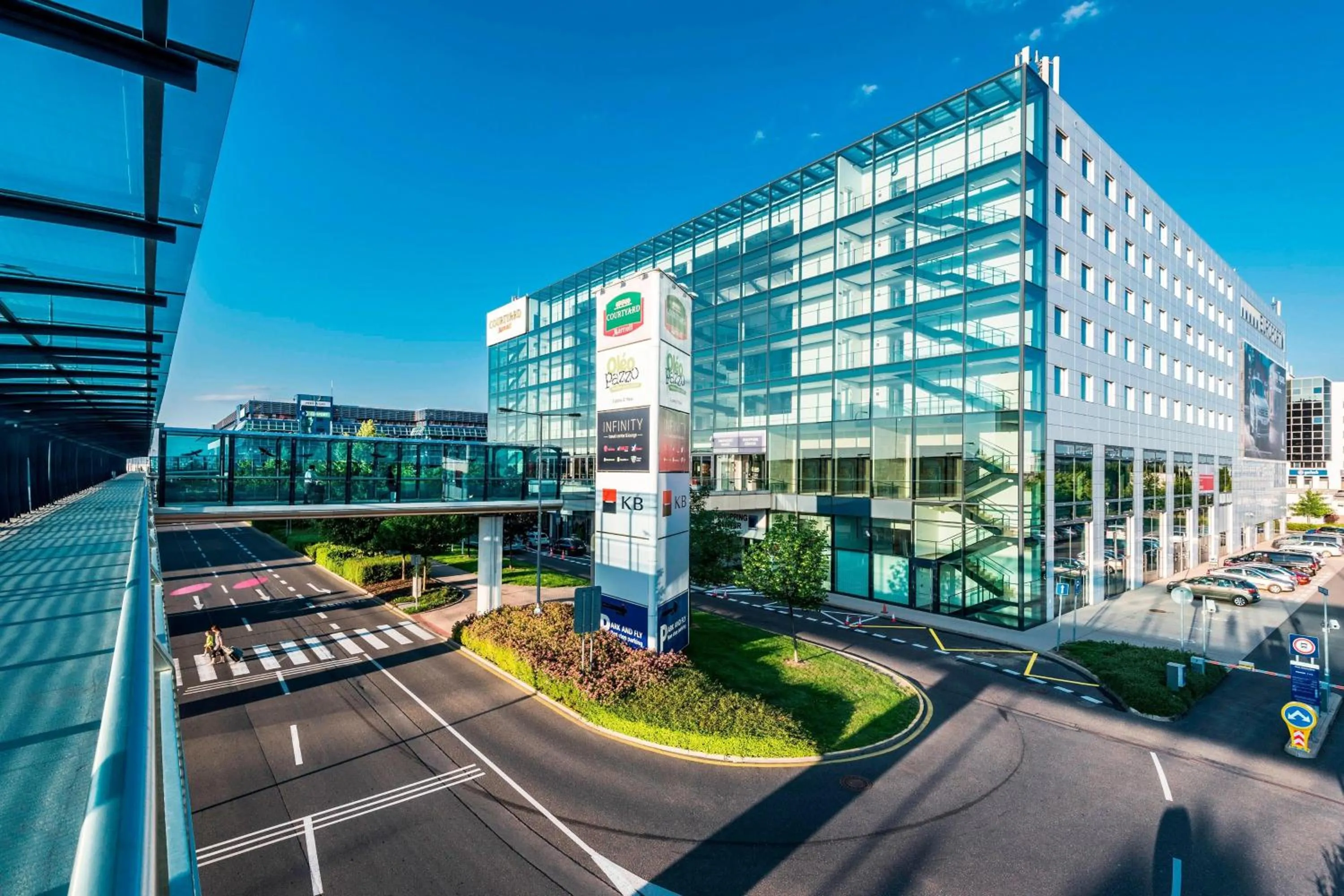 Property building in Courtyard by Marriott Prague Airport