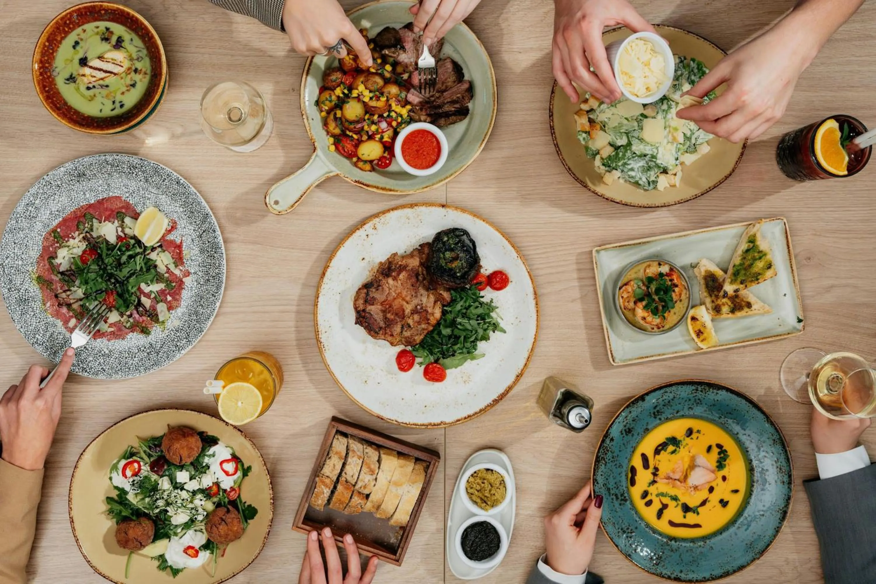 Restaurant/places to eat in Courtyard by Marriott Prague Airport