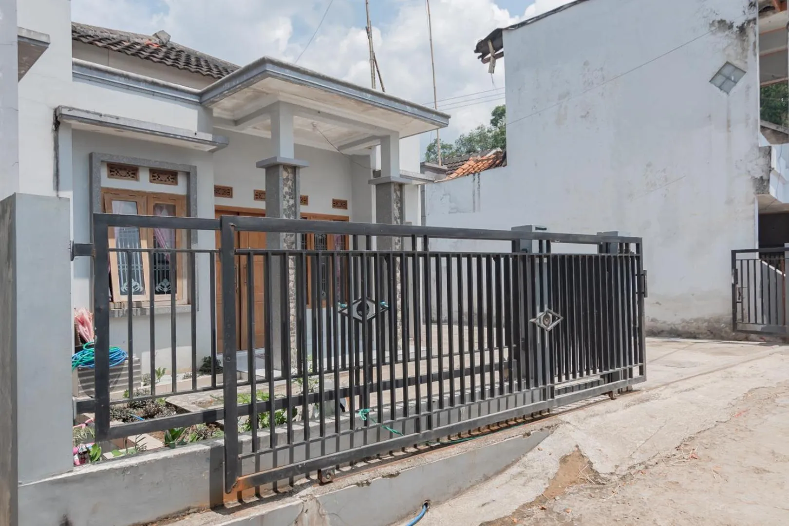 Property building in Small Homestay Syariah Sikembar Ciwidey Mitra RedDoorz