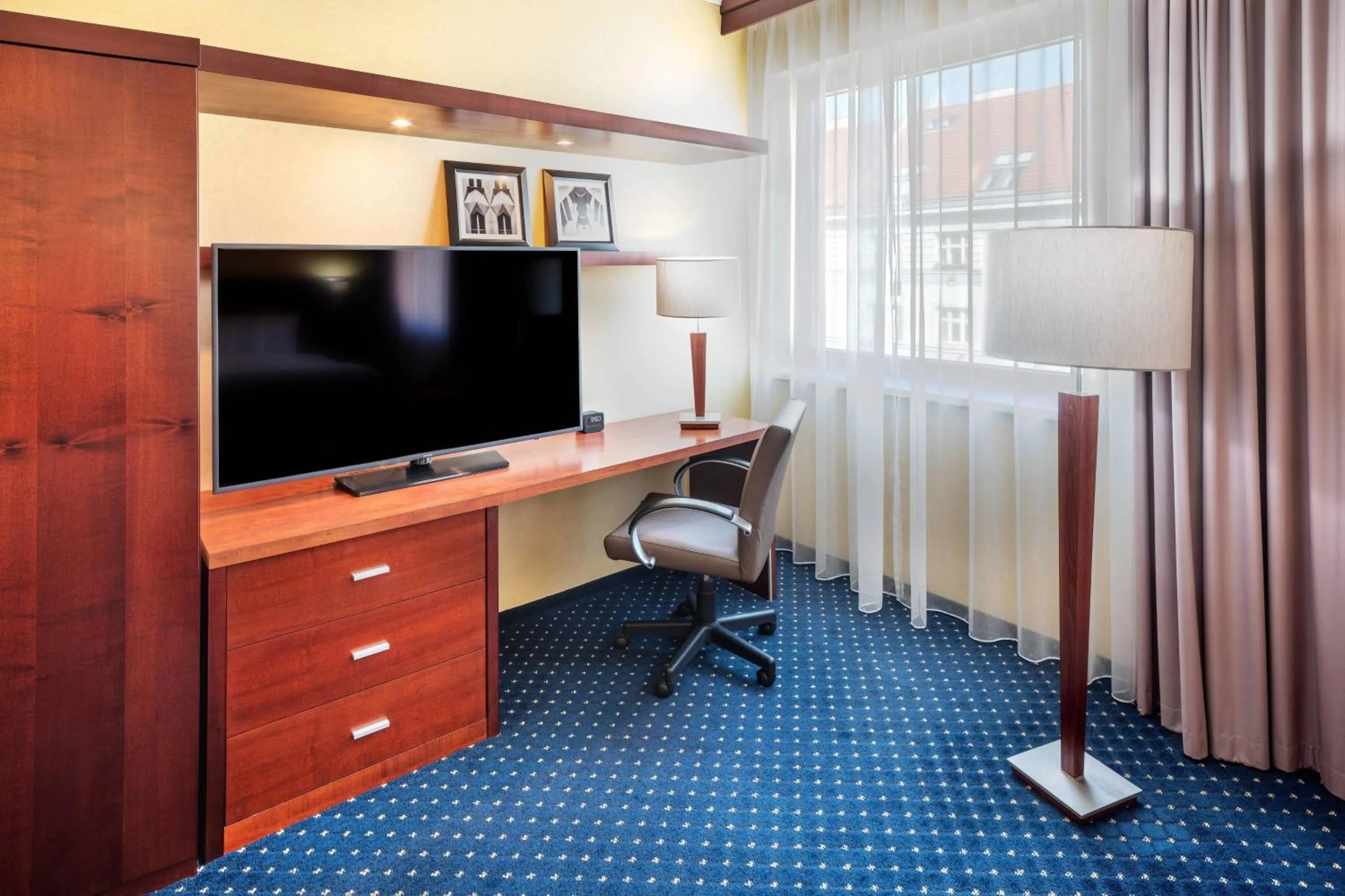 Photo of the whole room in Courtyard by Marriott Prague City